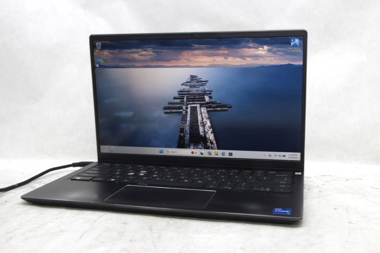 Dell Vostro 14 5410 14″ Laptop i7-11390H 16 GB RAM 256 GB SSD Win 11 w/Charger