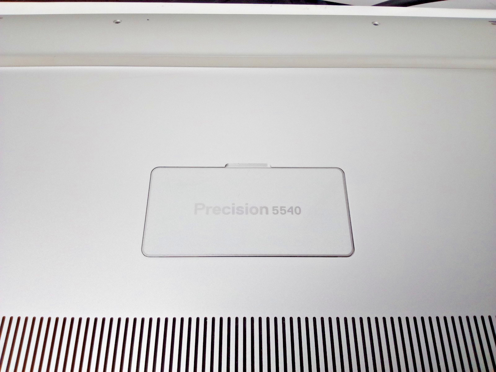 Dell Precision 5540 Intel XEON E-2276M 2.80GHz 16G Ram, 512 SSD Win 11. READ