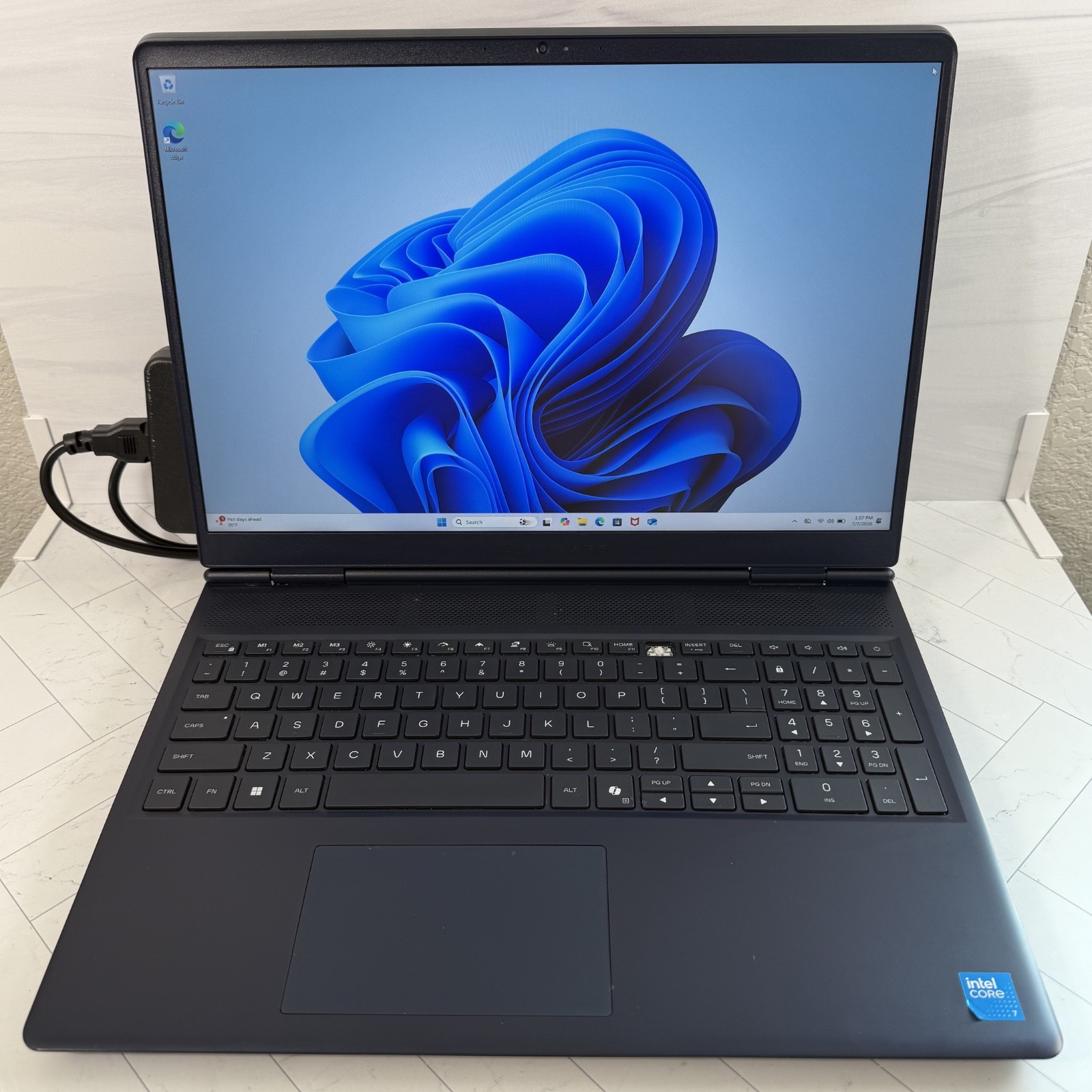 Alienware 16 Aurora AC16250 Intel 7 240H 32 GB 1 TB NVIDIA GeForce RTX 5060 #AW
