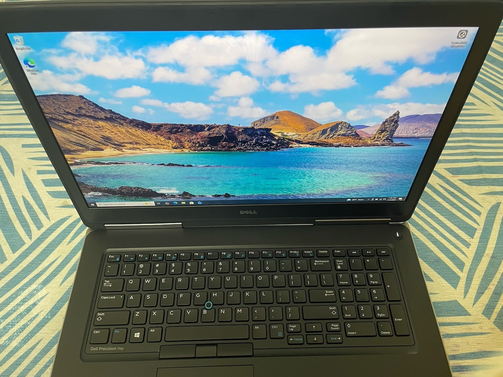 Dell Precision 7510 15.6 Inch 256GB, Intel Core i5 6th Gen., 16GB)