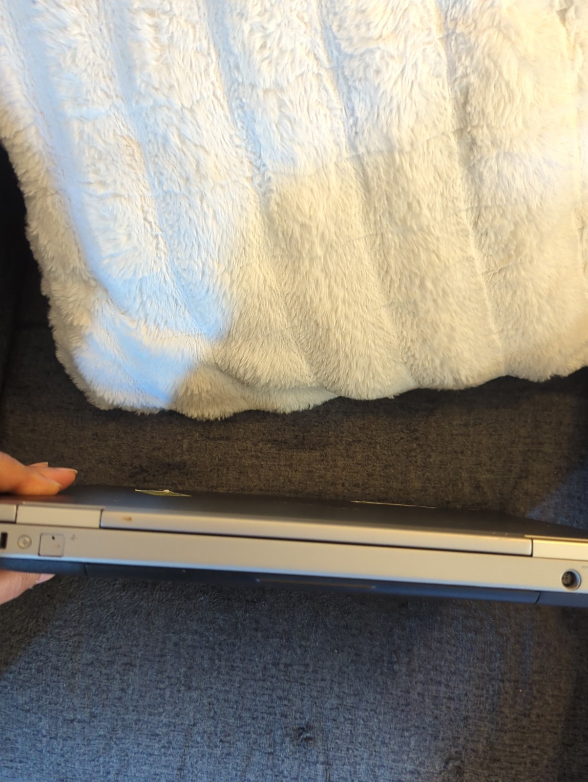 Dell Latitude E-6420 i-5-2nd Gen, 8GB Ram, DvD R/W, No HDD Pls Read Description.