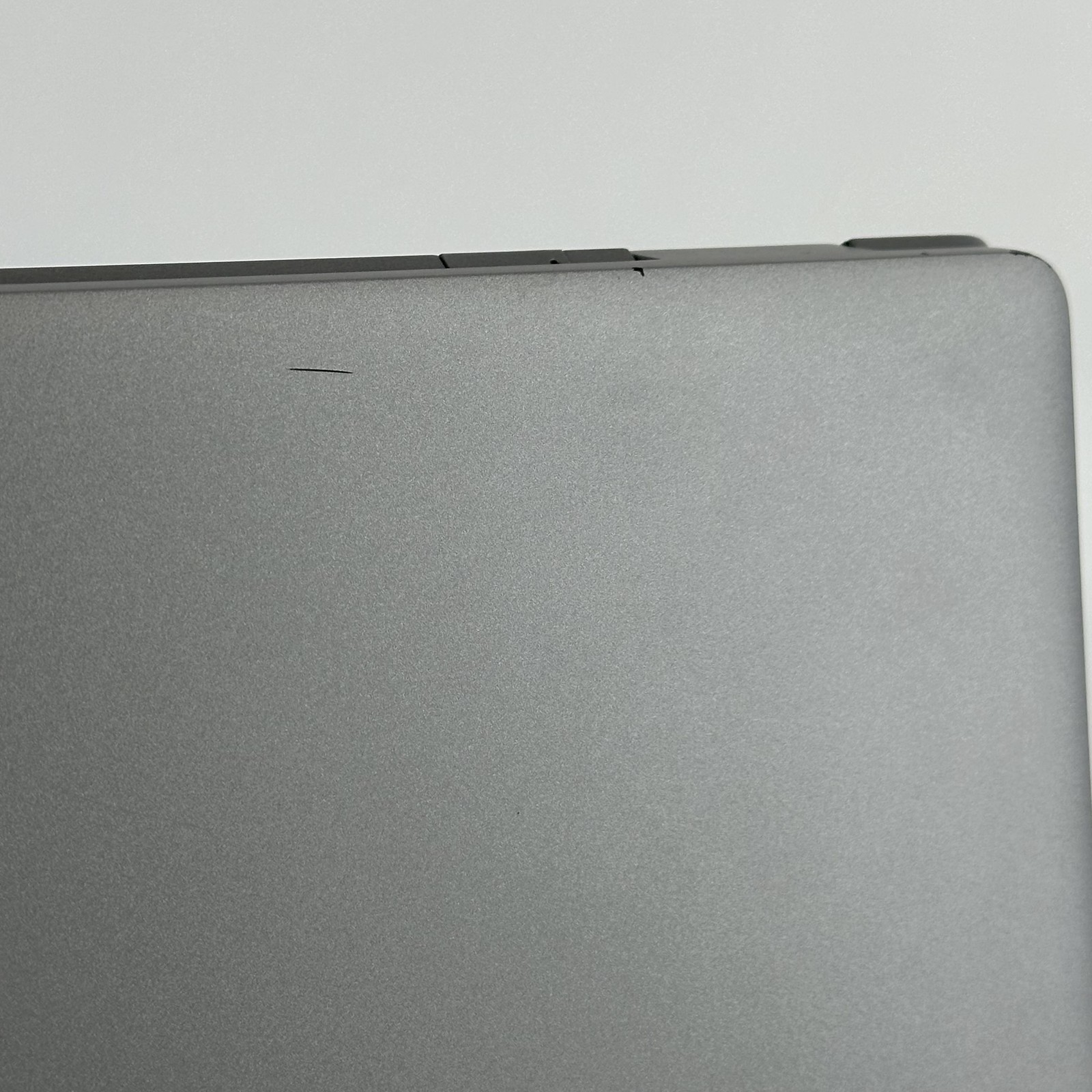 Dell Latitude 5520 15 Gray FHD i7-1185G7 3.00GHz 32GB RAM 512GB SSD DAMAGED LCD