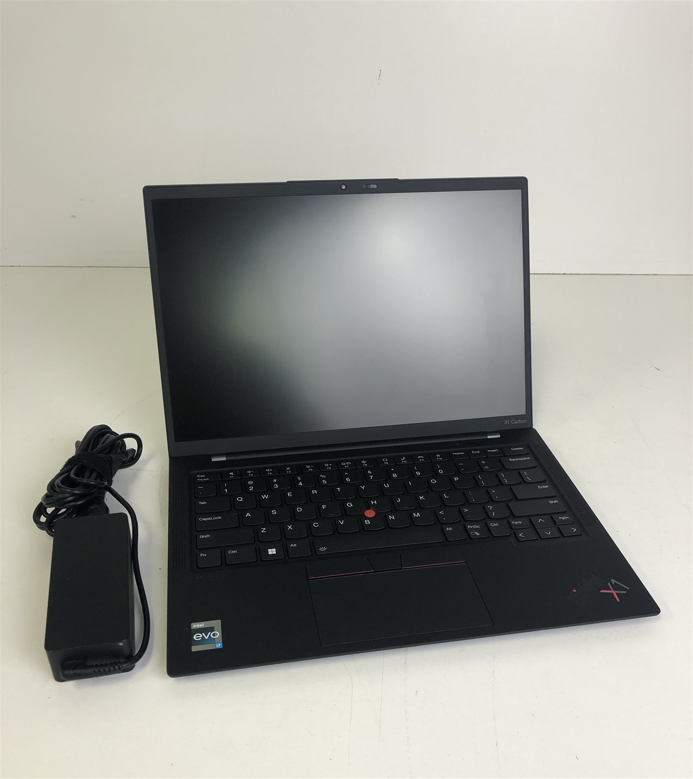 Lenovo ThinkPad X1 Carbon Gen 10: Intel Core i7-1260P 2.1GHz – 16GB – 512GB
