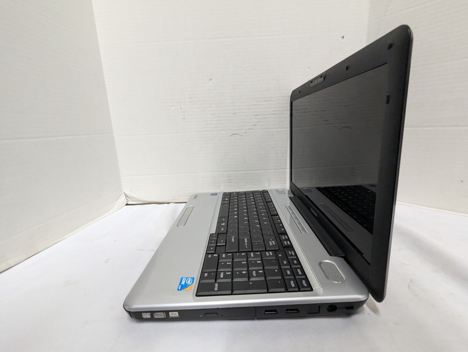 Toshiba Satellite L505-ES5033 15″ laptop intel i3 M330 2.13GHZ 4gb ram no hdd