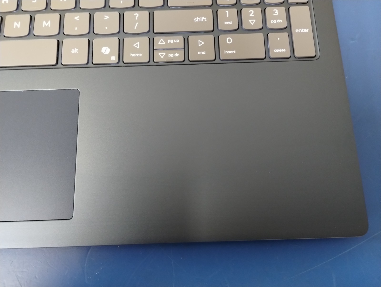 LENOVO IdeaPad Slim 5 16AKP10, AMD Ryzen AI 7 350, 2.00 GHz 16 GB RAM, 1 TB NVMe