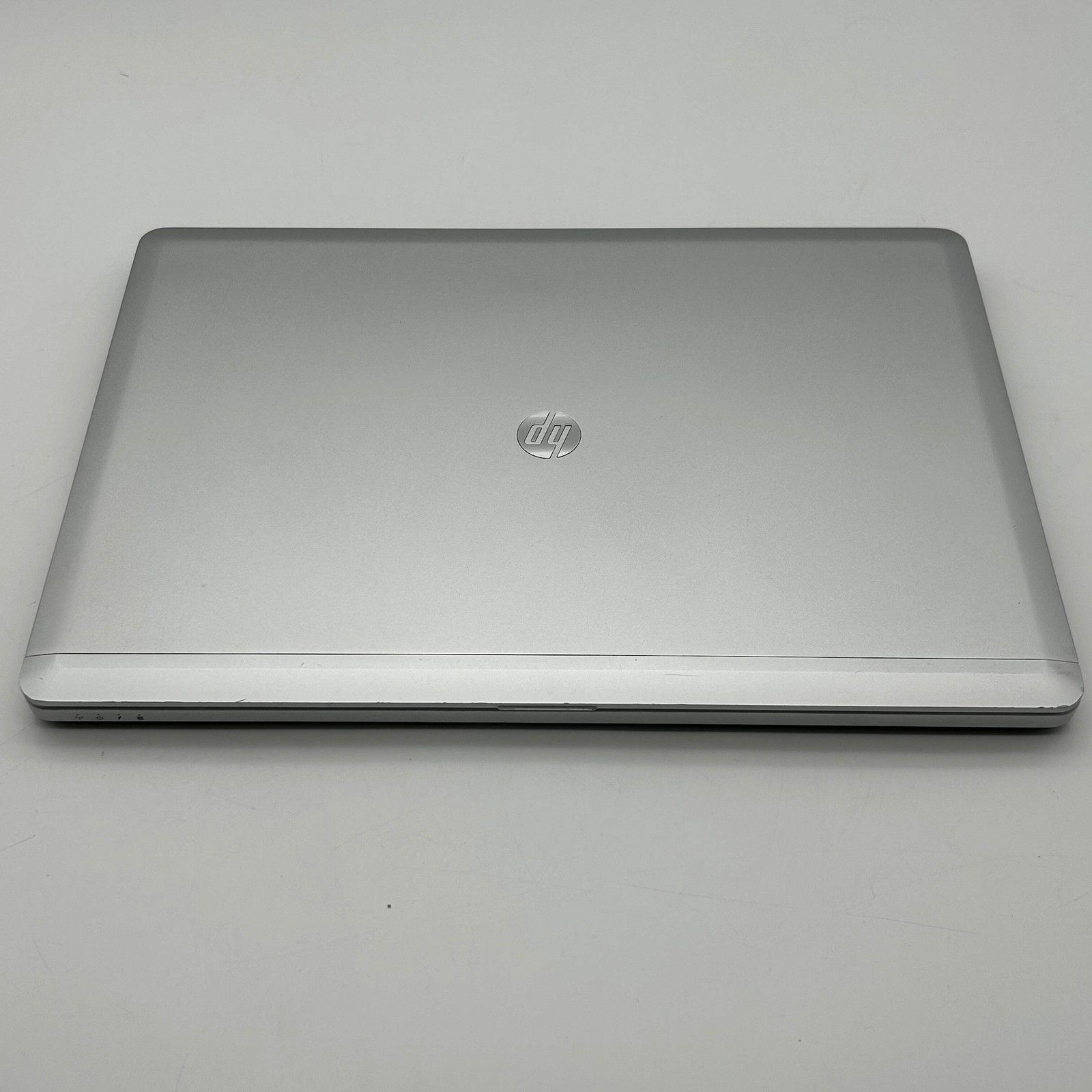 HP EliteBook Folio 9480m 14″ |Core i7 2.1GHz |8GB RAM |256GB| Silver w/ Charger