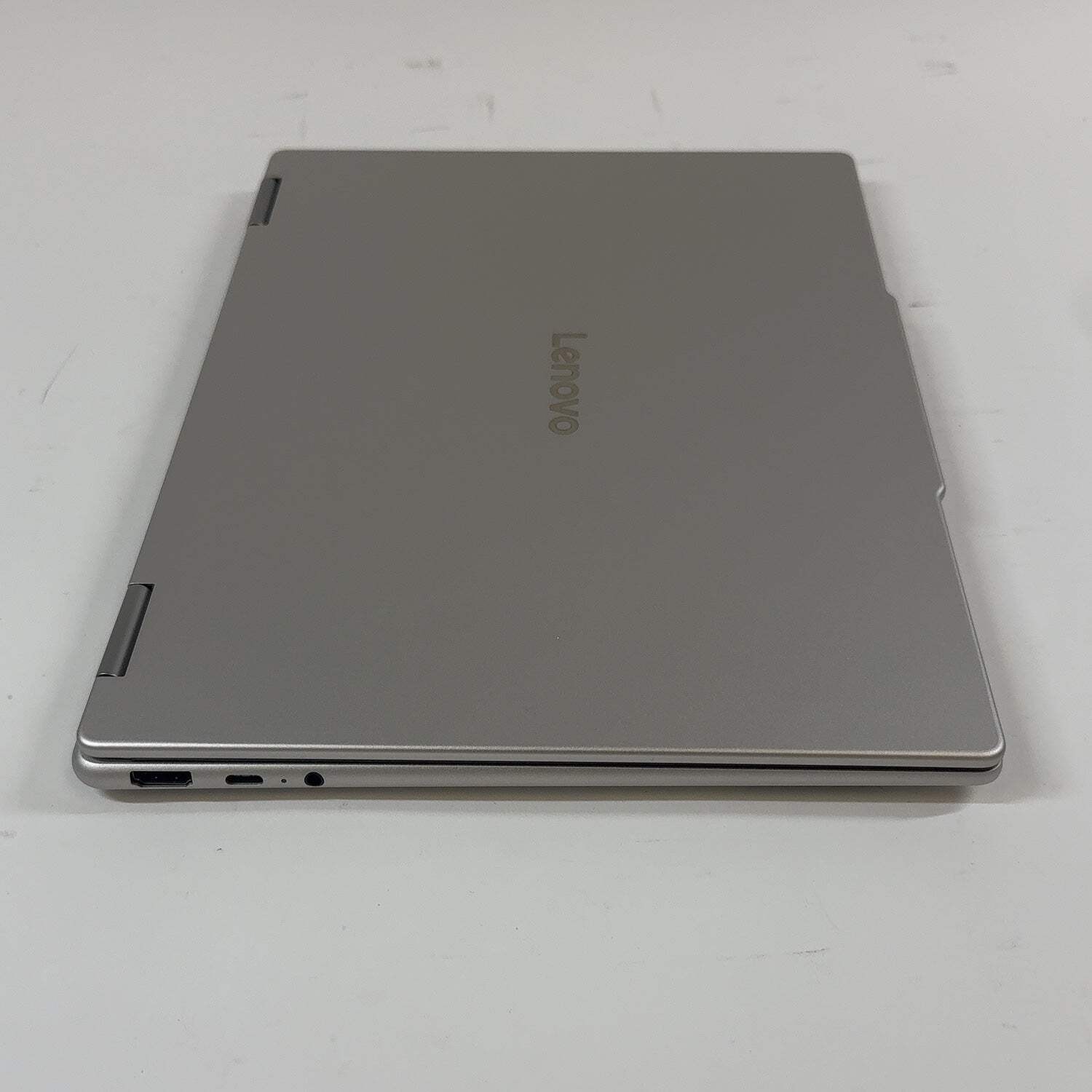 Lenovo Yoga 7 2-in-1 14″ Ryzen AI 5 340 2.0GHz 16GB RAM 500GB SSD