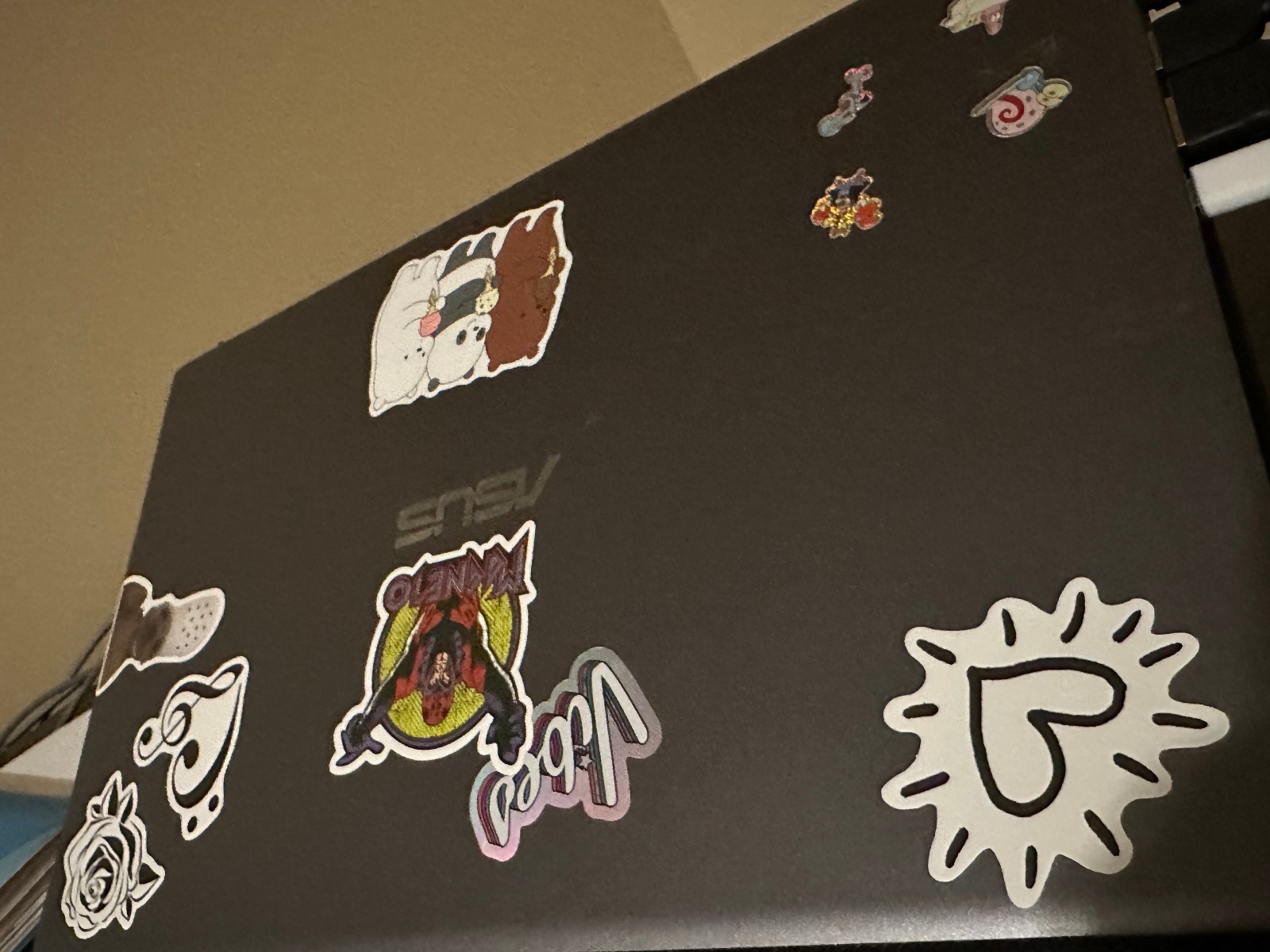 ASUS F512DA-EB51 VivoBook 15 15.6” Full HD, AMD Quad Core R5-3500U CPU, 8GB DDR4
