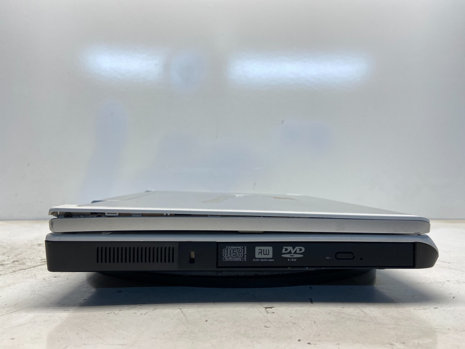Dell Inspiron E1505 Intel Core Solo 06E8 1.6GHz 1 GB NO HDD
