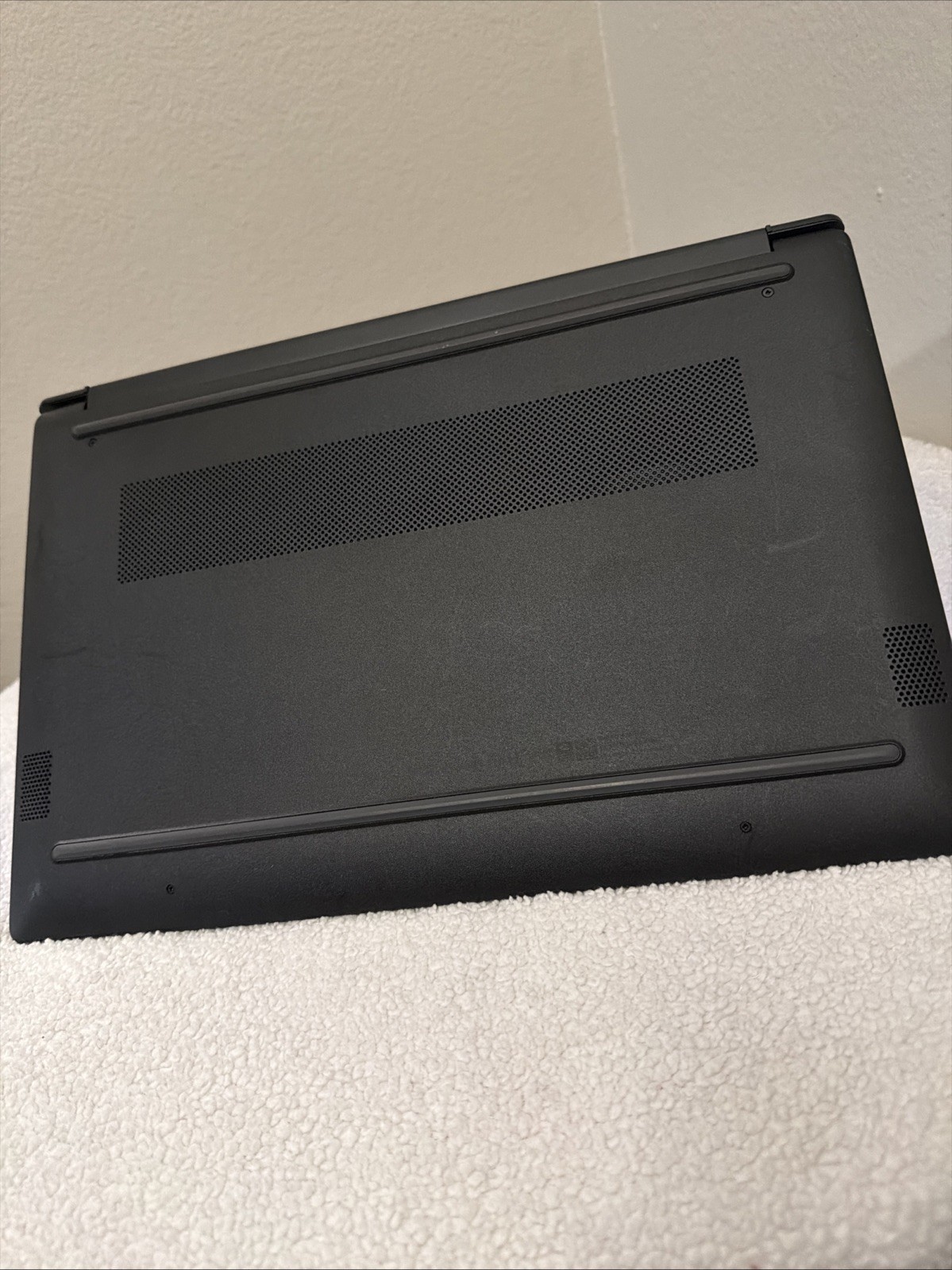 HP Laptop 15-fc0047nr AMD 2.4GHz – 256 SSD -8GB Ram Window 11 Mint Condition