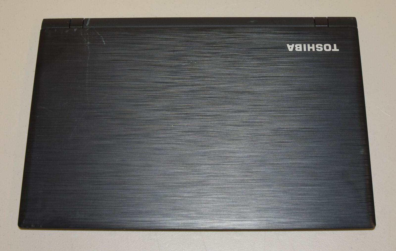 FLAWED LCD Toshiba Satellite C55D-C5271 15.6″ AMD A4-7210 1.8GHz Quad Core 8GB