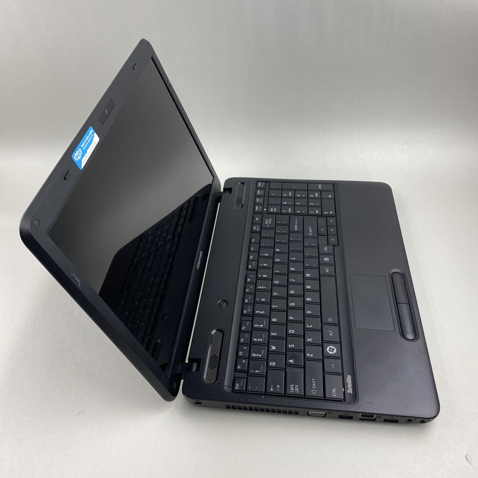 Toshiba Satellite C650 Core i3-2310M 2.10GHz 4GB RAM 15.6″ No Battery/HDD/OS