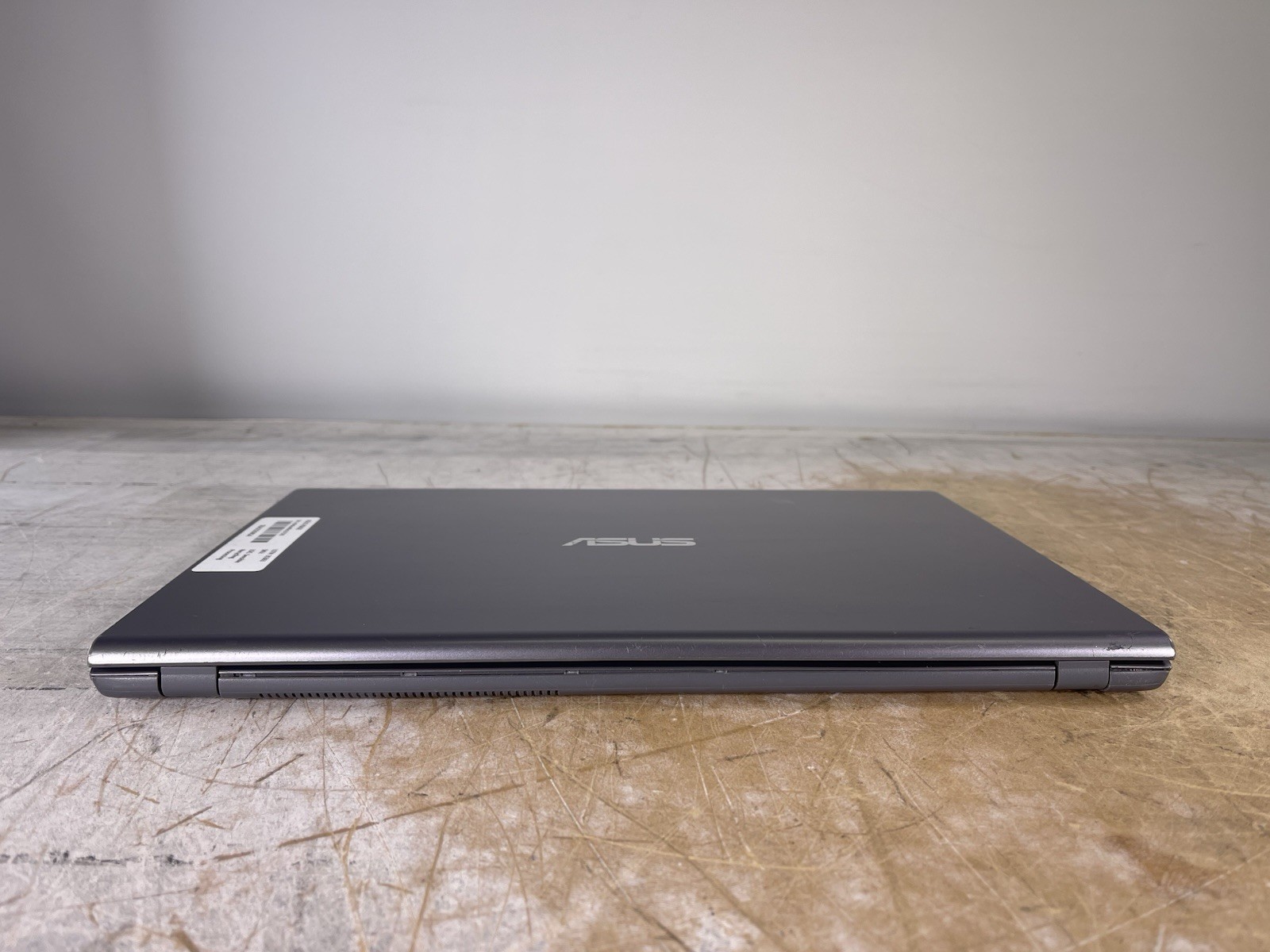 ASUS VIVOBOOK R565E i5-1135G7 @ 2.40GHz, 8GB RAM, NO HDD/OS