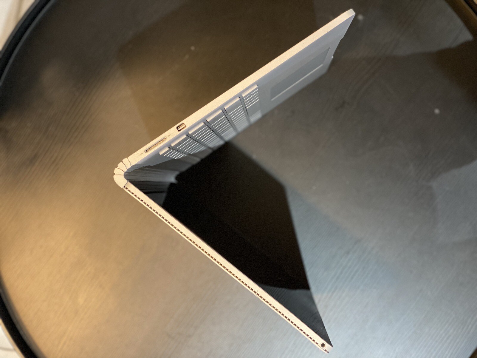 Microsoft Surface Book Tablet 13.5″| i7-6600U 2.60GHz| 8GBRAM| 256GBSSD Win10Pro