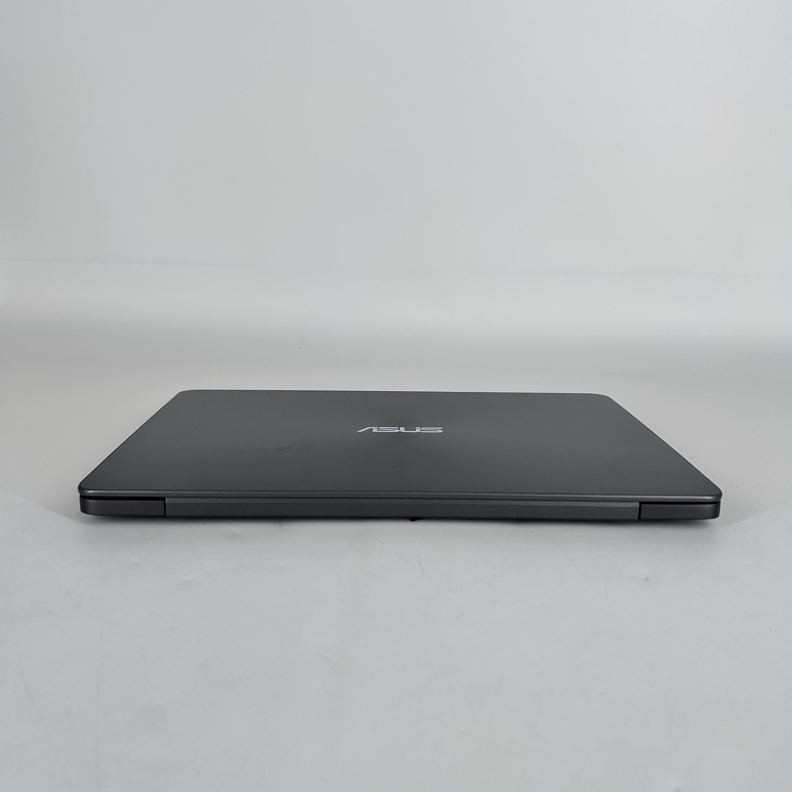 ASUS ZenBook UX430U 14″ FHD i7-8550U 1.80GHz 16GB 512GB SSD MX150 – Bad Battery