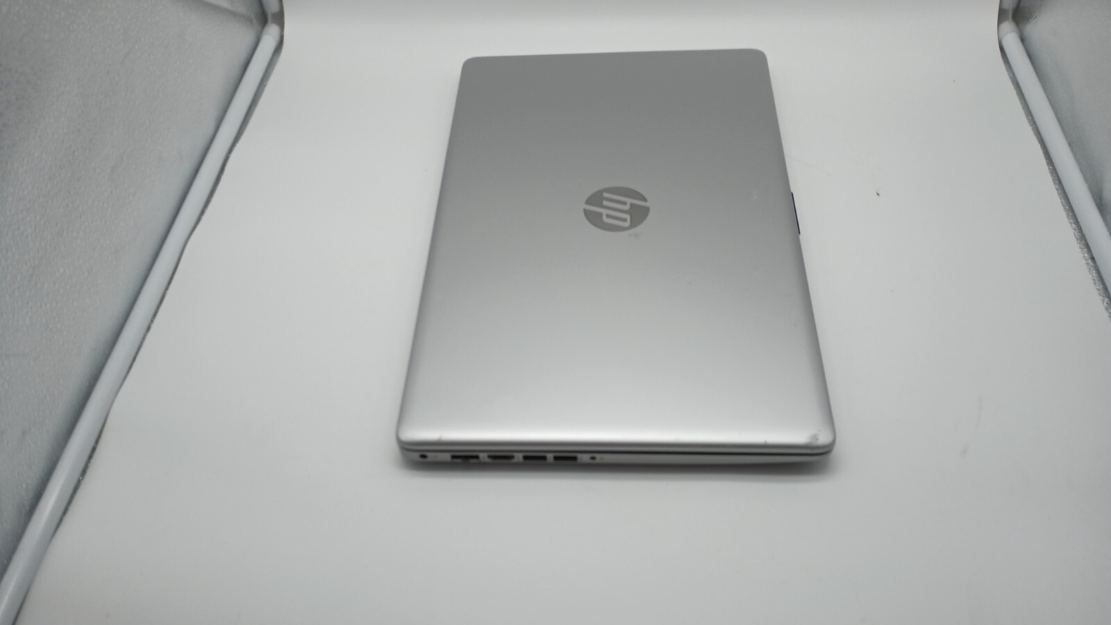 HP 15-db0xxx w/charger.Ryzen 5(4cores,8threads).16GB.128 M.2.15.6″Touch.Nice