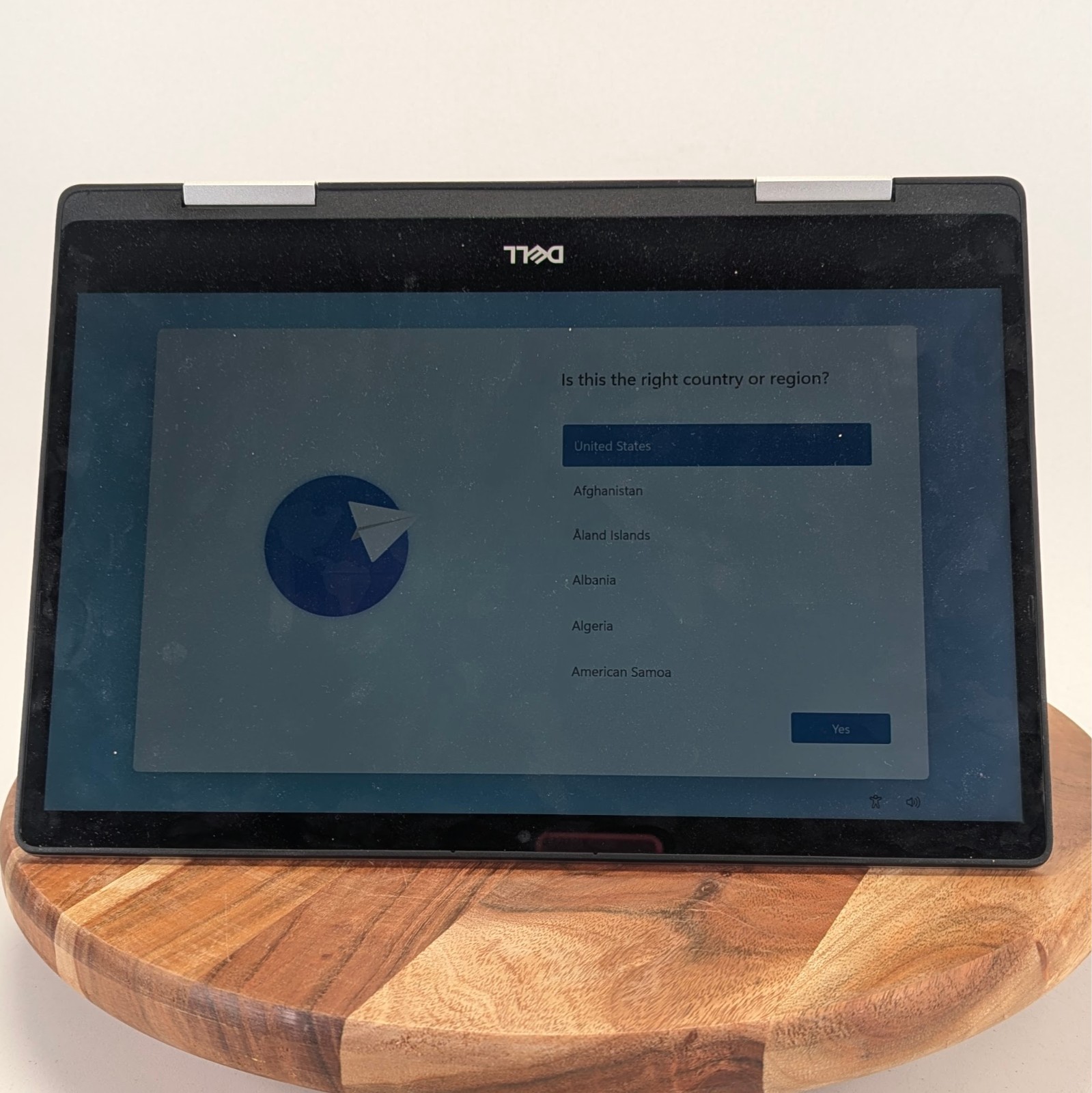 Dell Inspiron 2-in-1 14” Ryzen 5 3500U 8GB RAM 128GB SSD