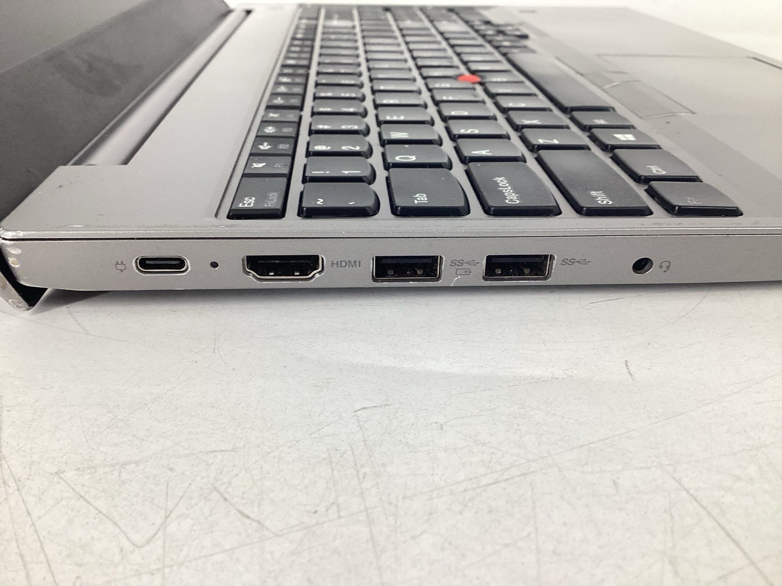 Lenovo ThinkPad E590 15.6″ (i7-8565u 1.80GHz 16GB No SSD/OS) No AC *Read