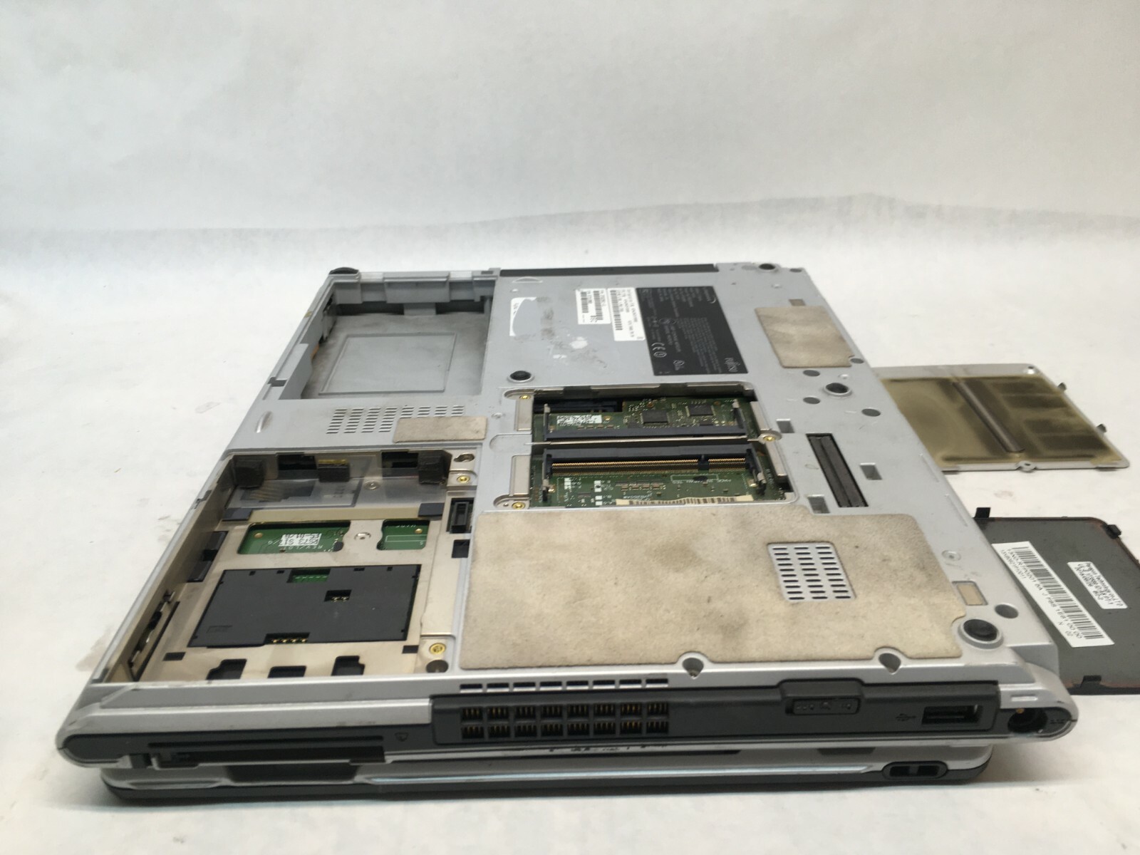 Fujitsu LifeBook T4215 Tablet Laptop For Parts Powers on No Video NO HDD/RAM JR
