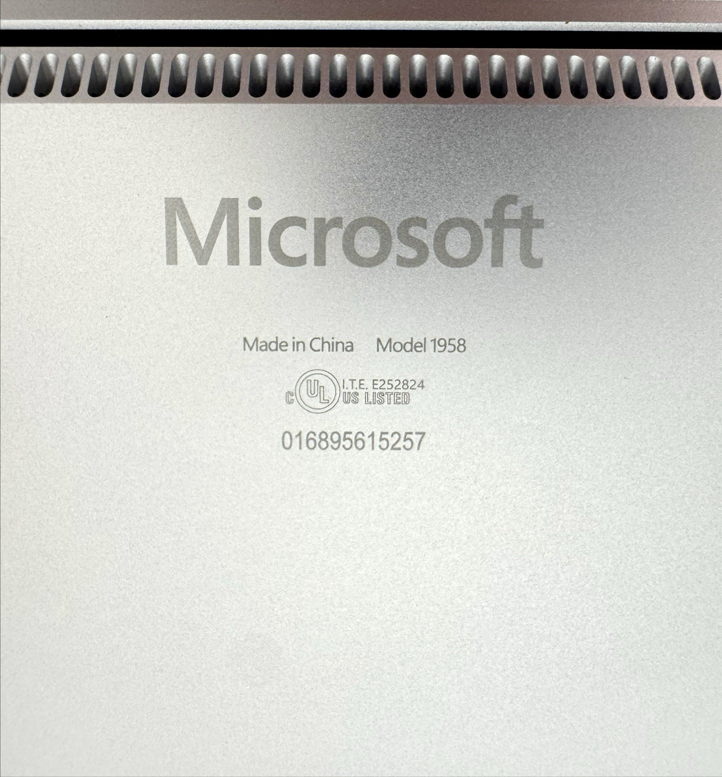 Microsoft Surface Laptop 3 15” Ryzen 5 8GB 256GB SSD Touch Win10#1