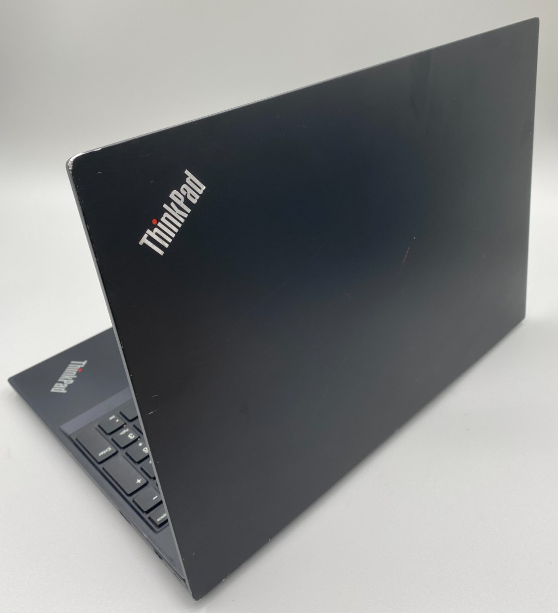 Lenovo ThinkPad E595 AMD Ryzen 7-3700U 8GB DDR4 256GB SSD Black Laptop Fair/Dent