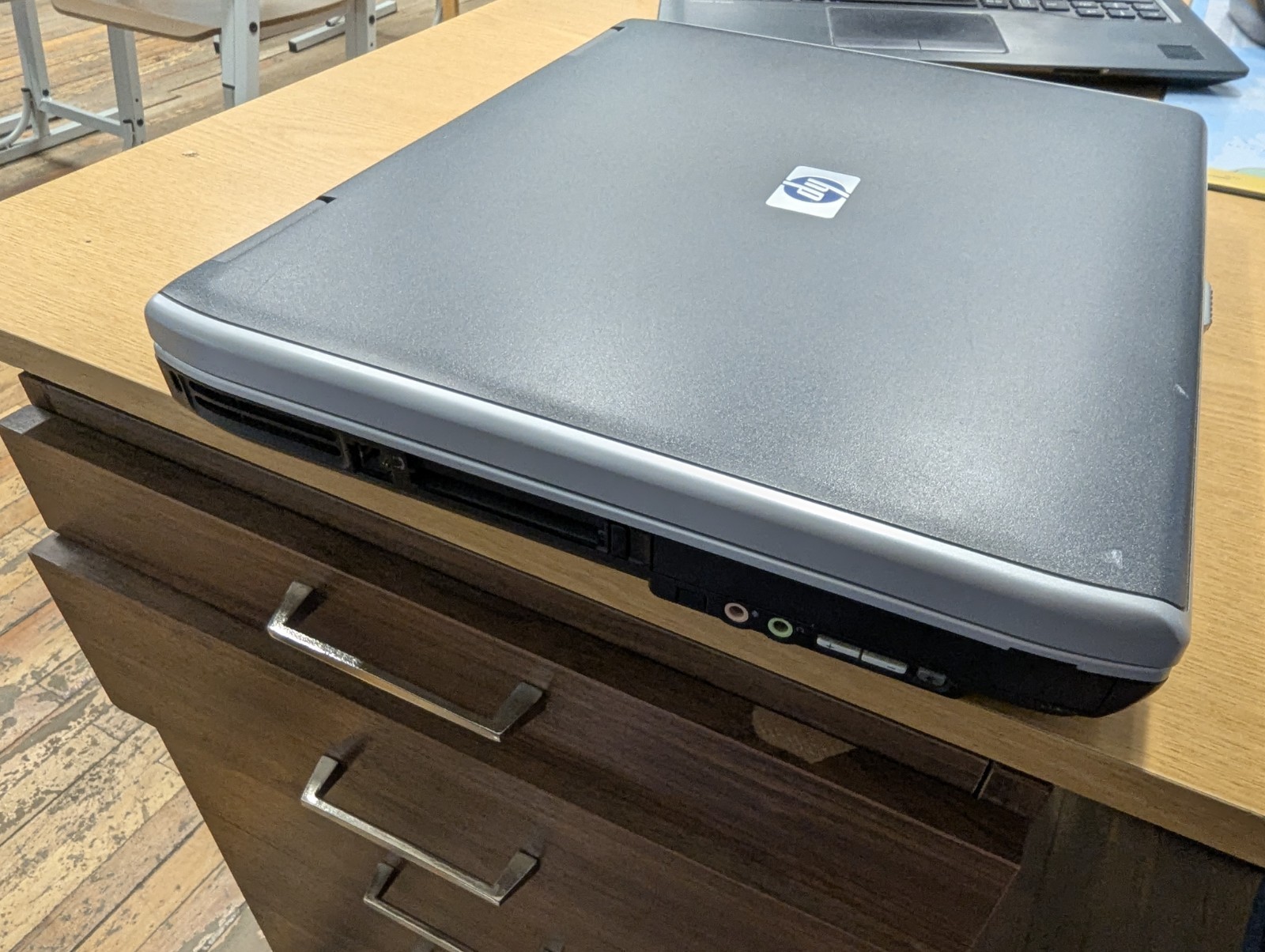 HP Compaq nx9020 Intel Celeron M 1.4, 256Mb RAM