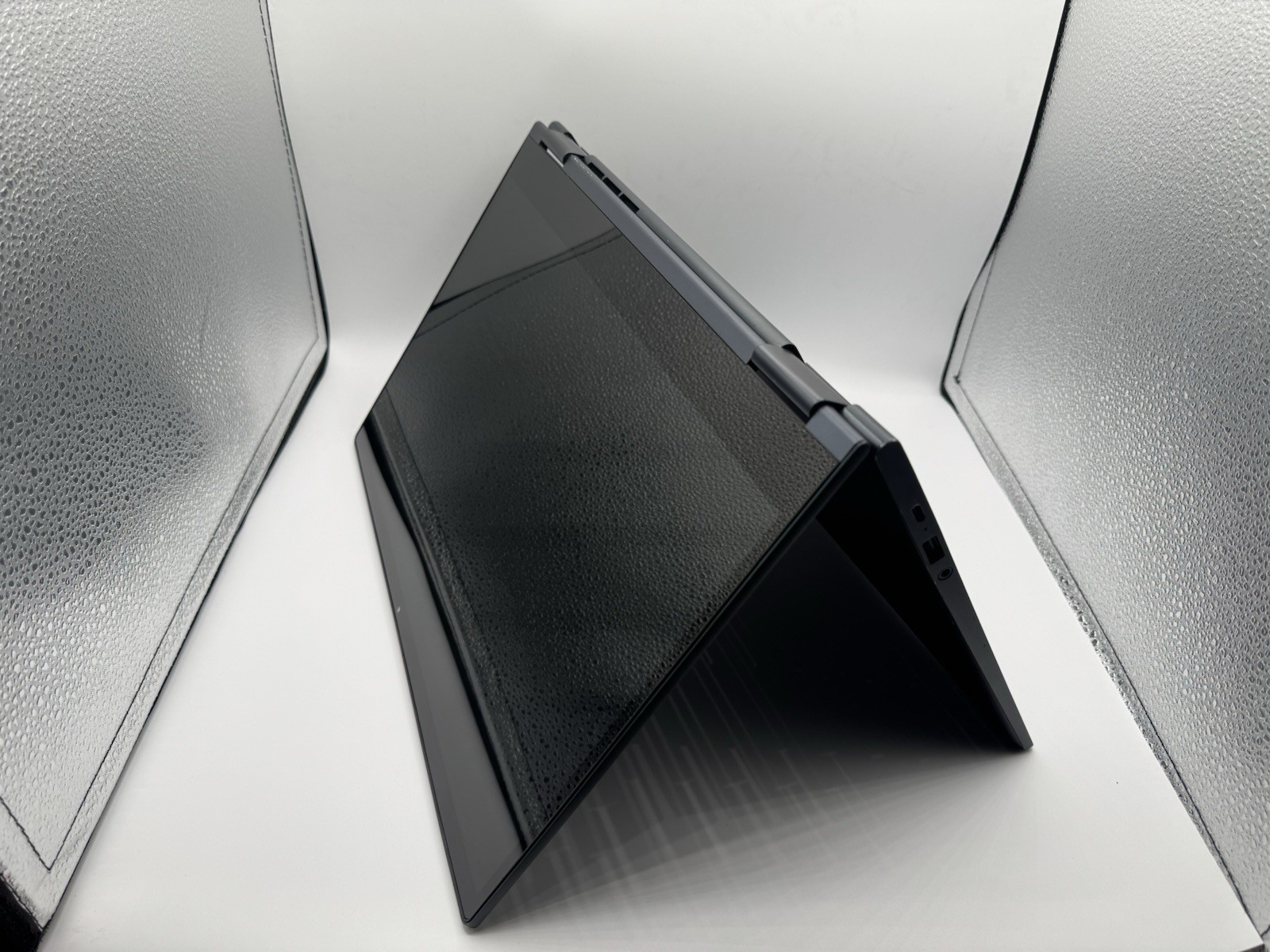 Lenovo N630 Yoga Chromebook Black with Intel Core I7 8th Gen