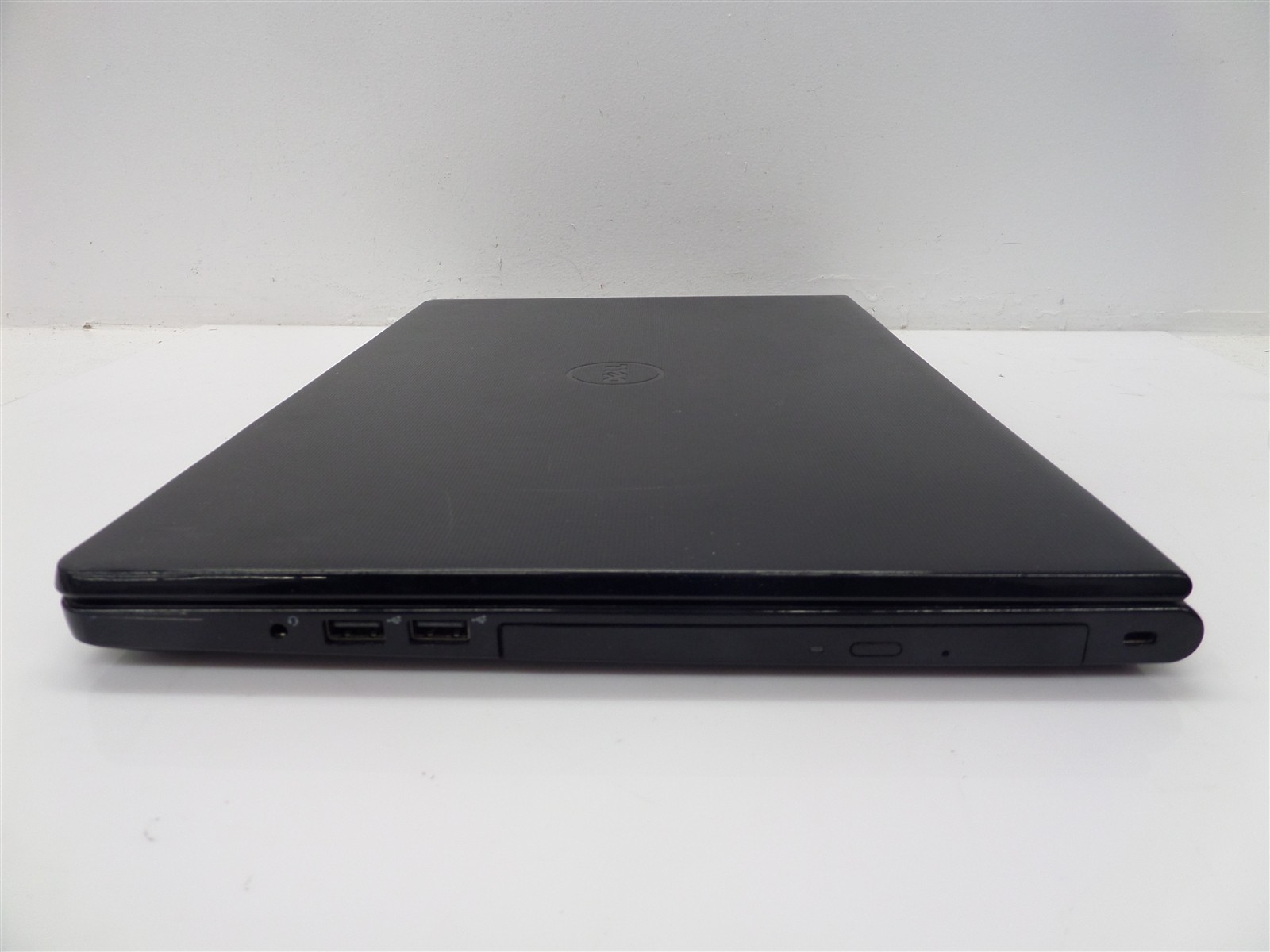 Dell Vostro 3558 15″ Laptop w/ i3-4005U 1.7GHz CPU 4GB RAM – No HDD/OS
