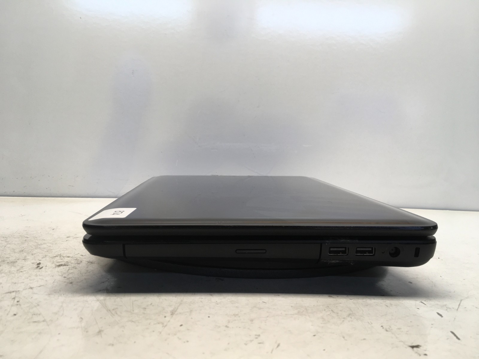 HP 2000-2C23DX AMD E1-1200 1400MHz 4 GB NO HDD/Batt – Cracked Screen