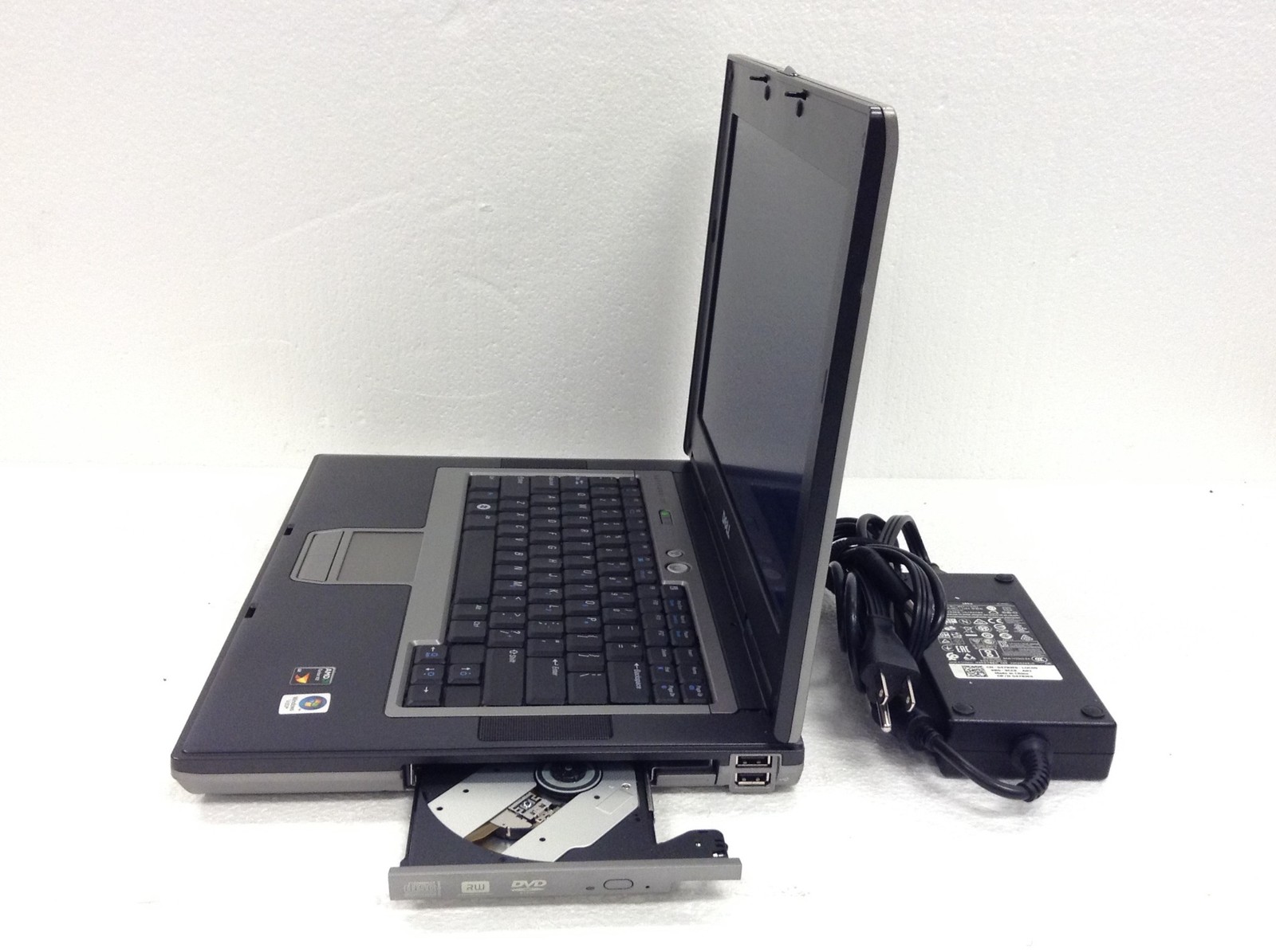 Dell Latitude D531 Laptop 14″WXGA AMD Dual Core 2.2GHz 2GB DVD-RW, No HD, WORKS