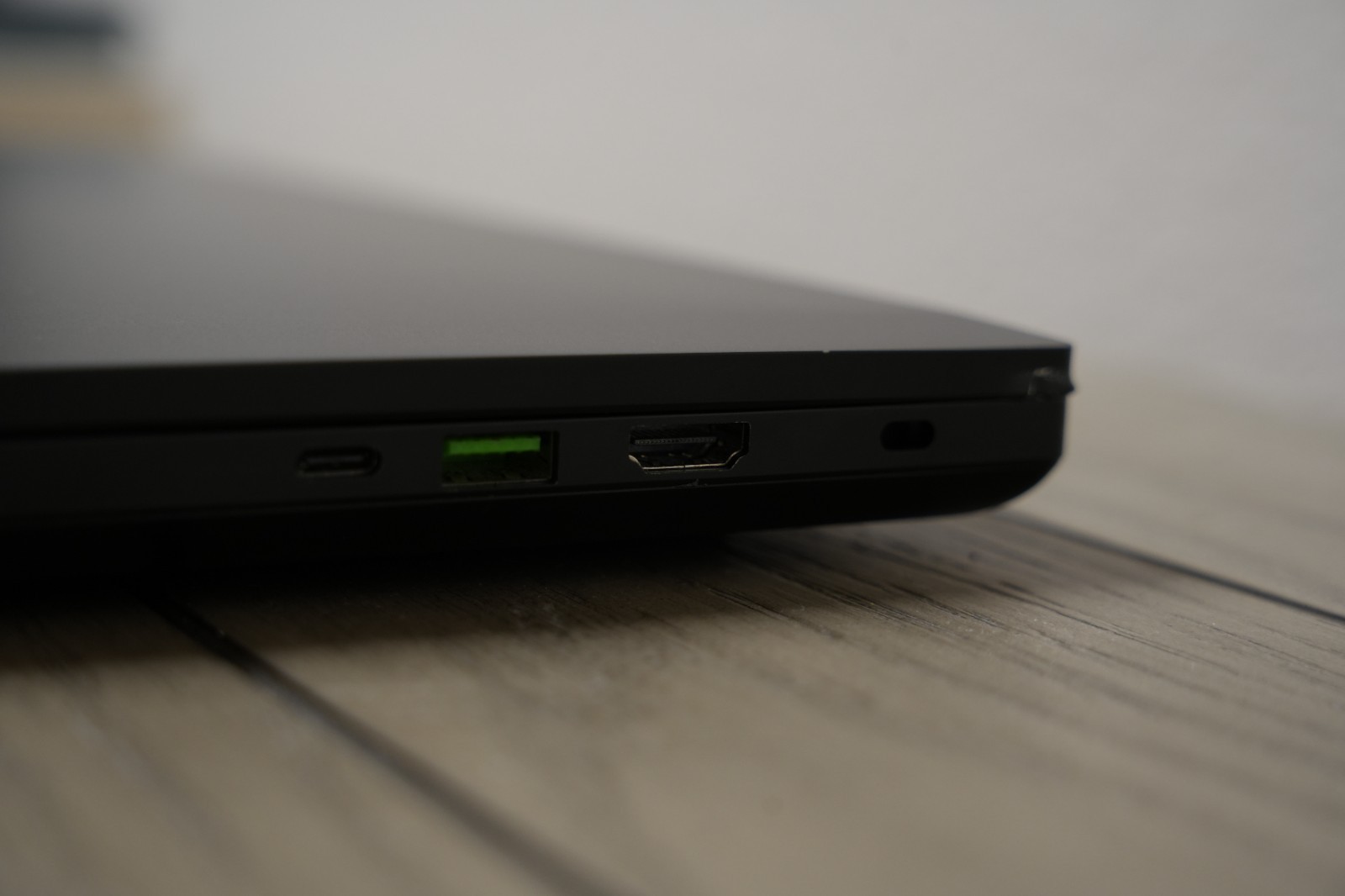 Razer Blade 16 240Hz GeForce RTX 4080, i9 13950HX 5.5GHz, 32GB DDR5 5500Mhz