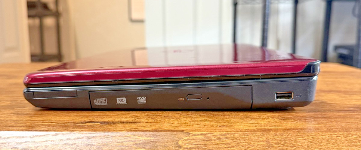 Dell Inspiron 1545 Pentium(R) Dual-Core CPU T4500 4 GB RAM 500 GB HDD 15.6″