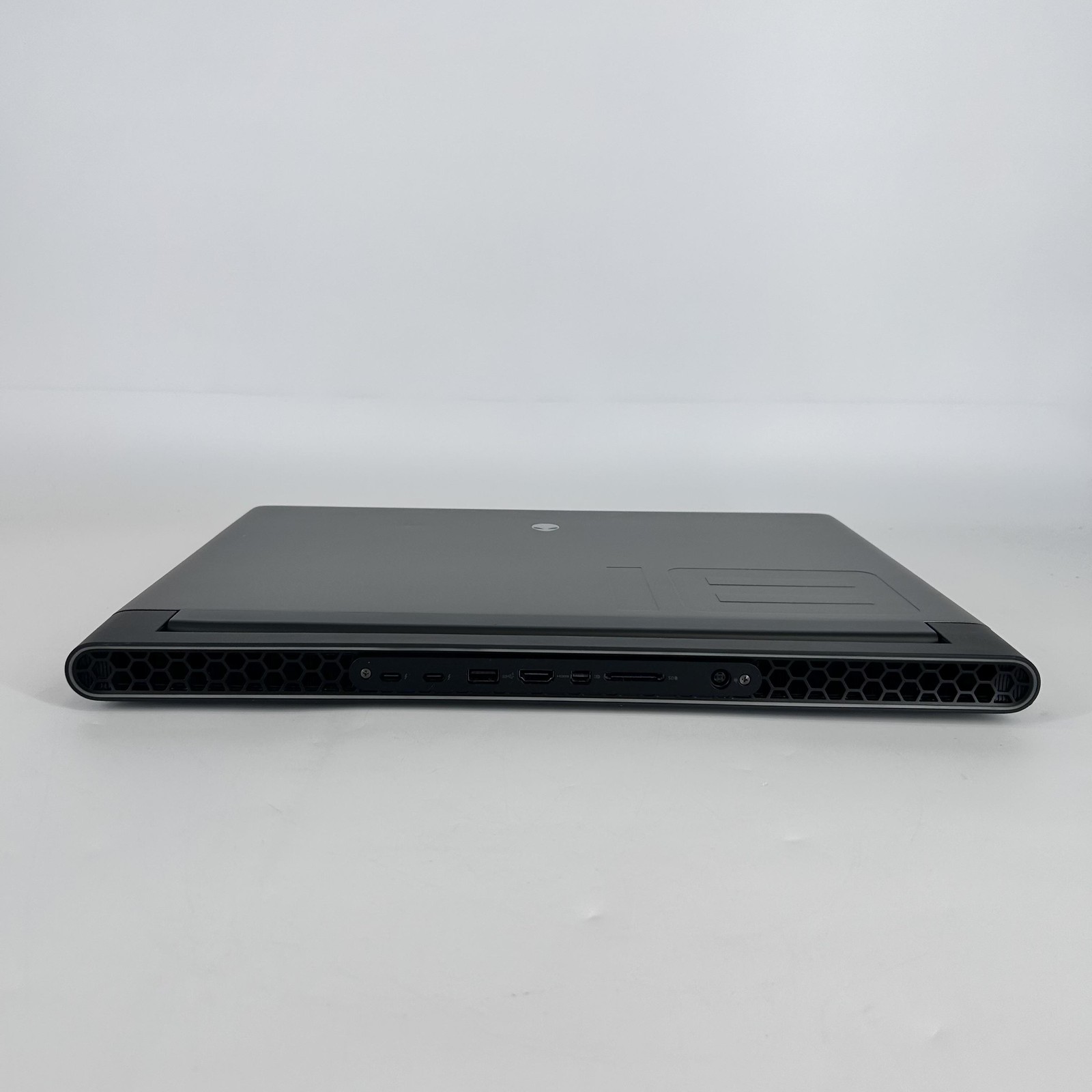 Dell Alienware M18 R1 165Hz QHD+ 2.2 GHz i9-13980HX 64GB 4TB SSD NVIDIA RTX 4090