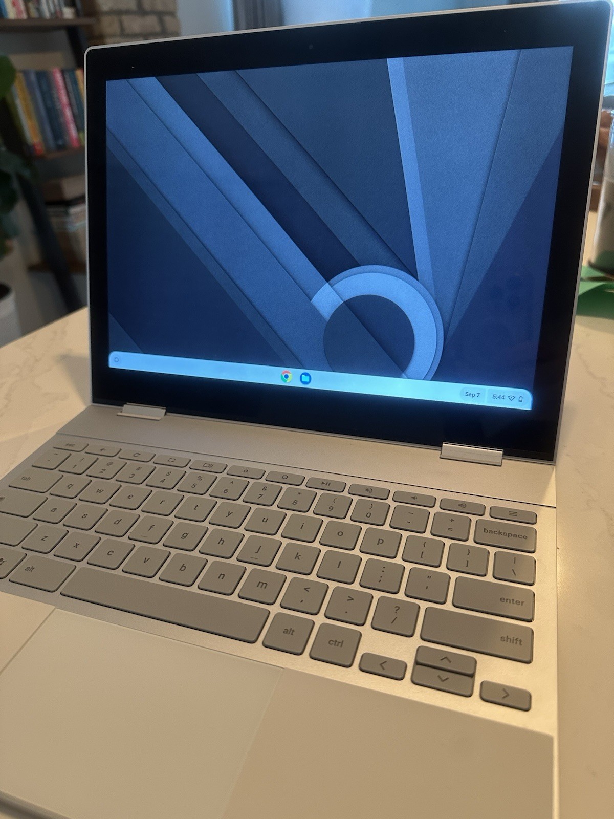 Original Google Chromebook Pixelbook, 12”, 8GB RAM, Exceptionally Clean.