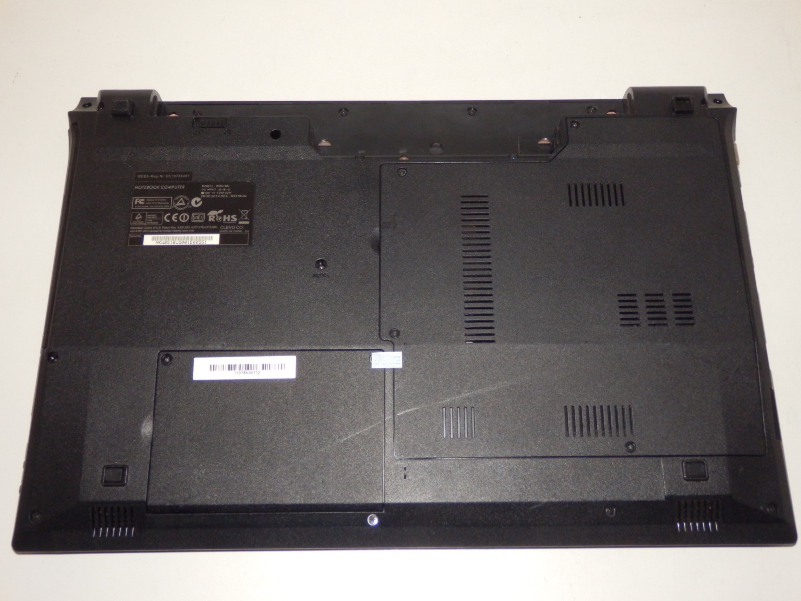 CLevo W251BU Laptop – 15.6 inch, 2 GB Ram, as faulty
