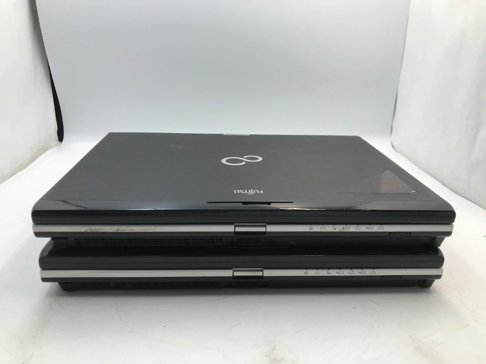 Lot of 2 Fujitsu LifeBook T900 Intel Core i5-520M 13″ – BOOT/Various Issues -MZ