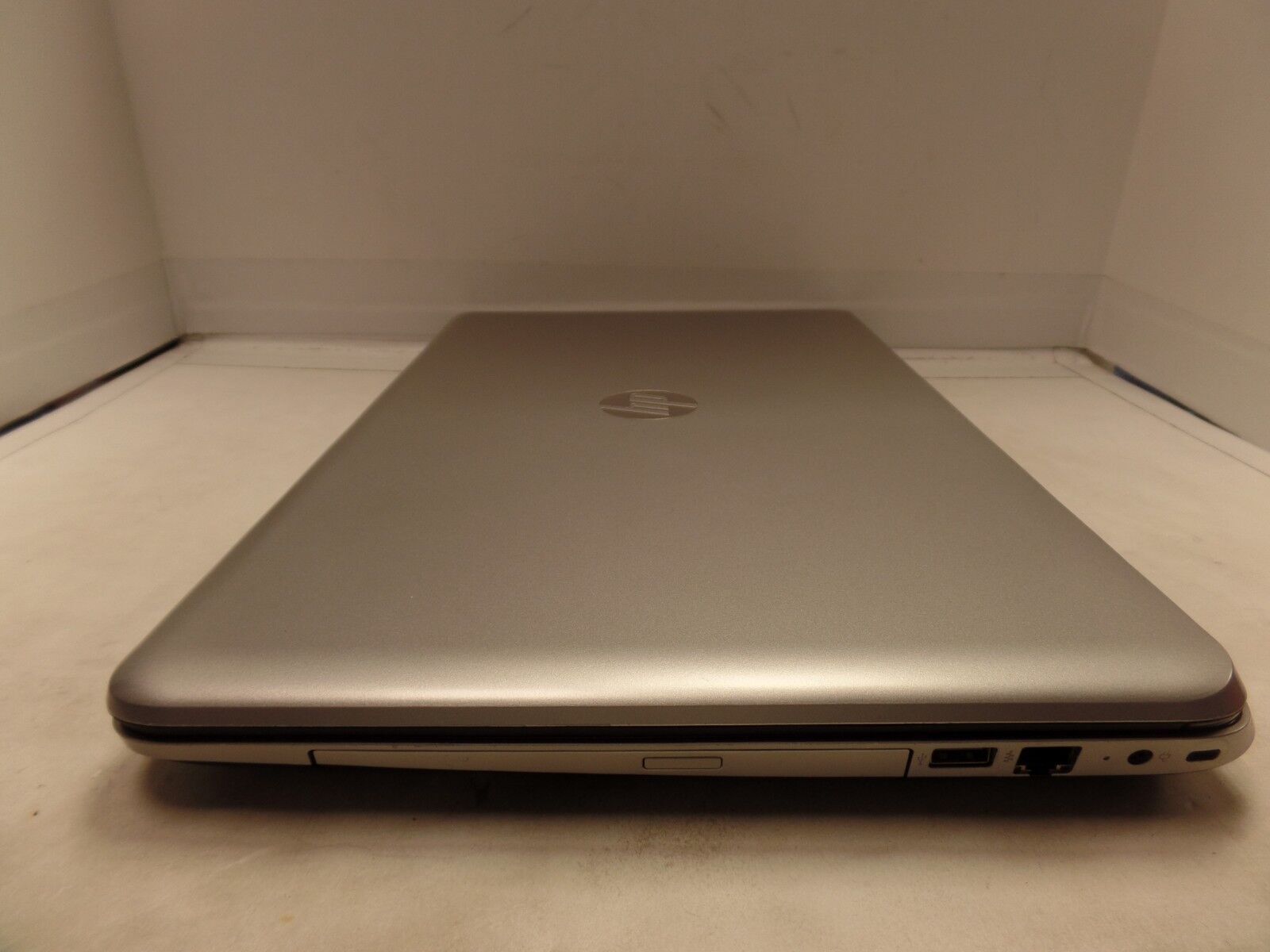 17.3″ HP Pavilion TouchScren AMD A8-5550M 2.10GHz 10GB 1TB Radeon HD 8550G Win10