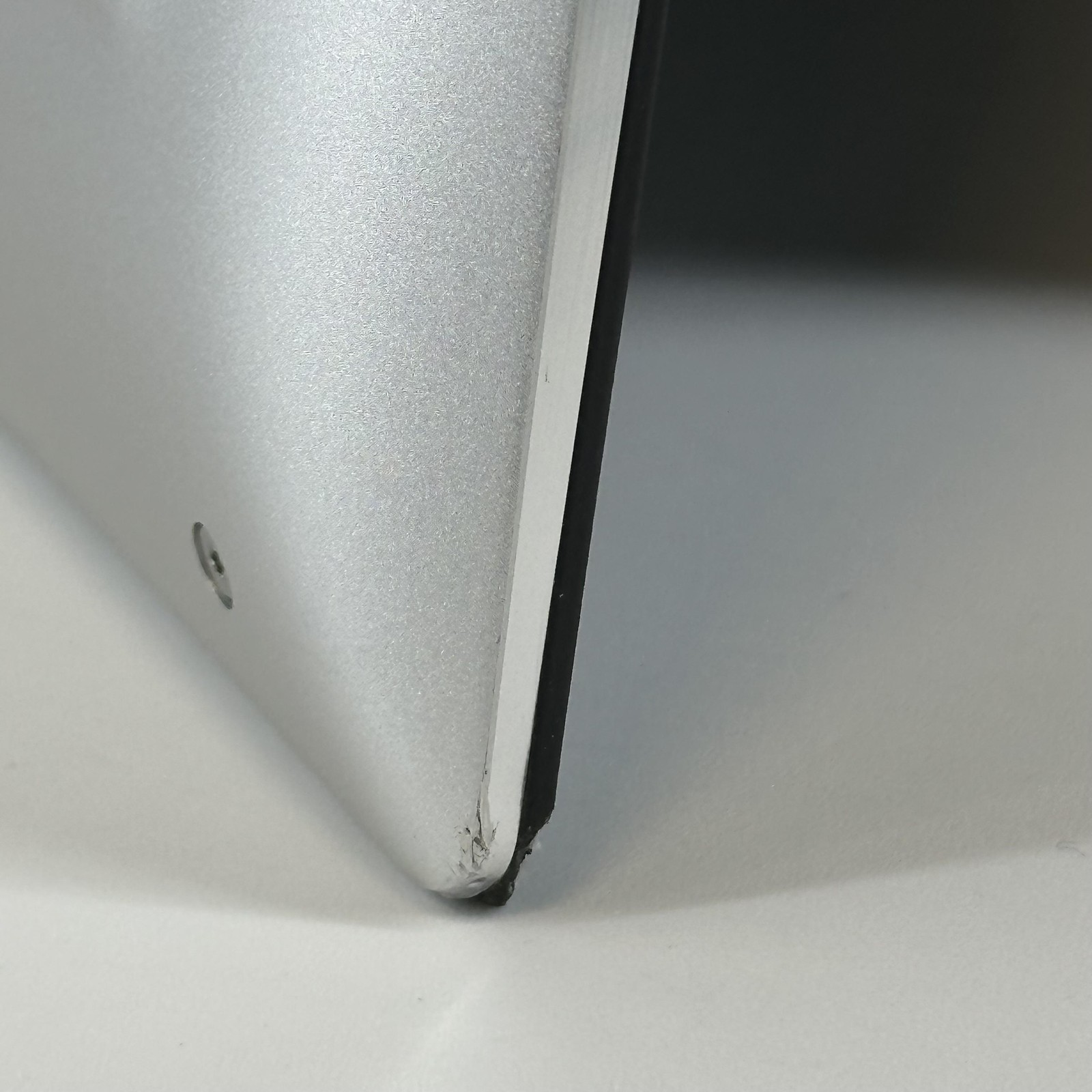 Dell XPS 15 9520 Silver FHD+ 2.3 GHz i7-12700H 32GB 1TB SSD RTX 3050 Good