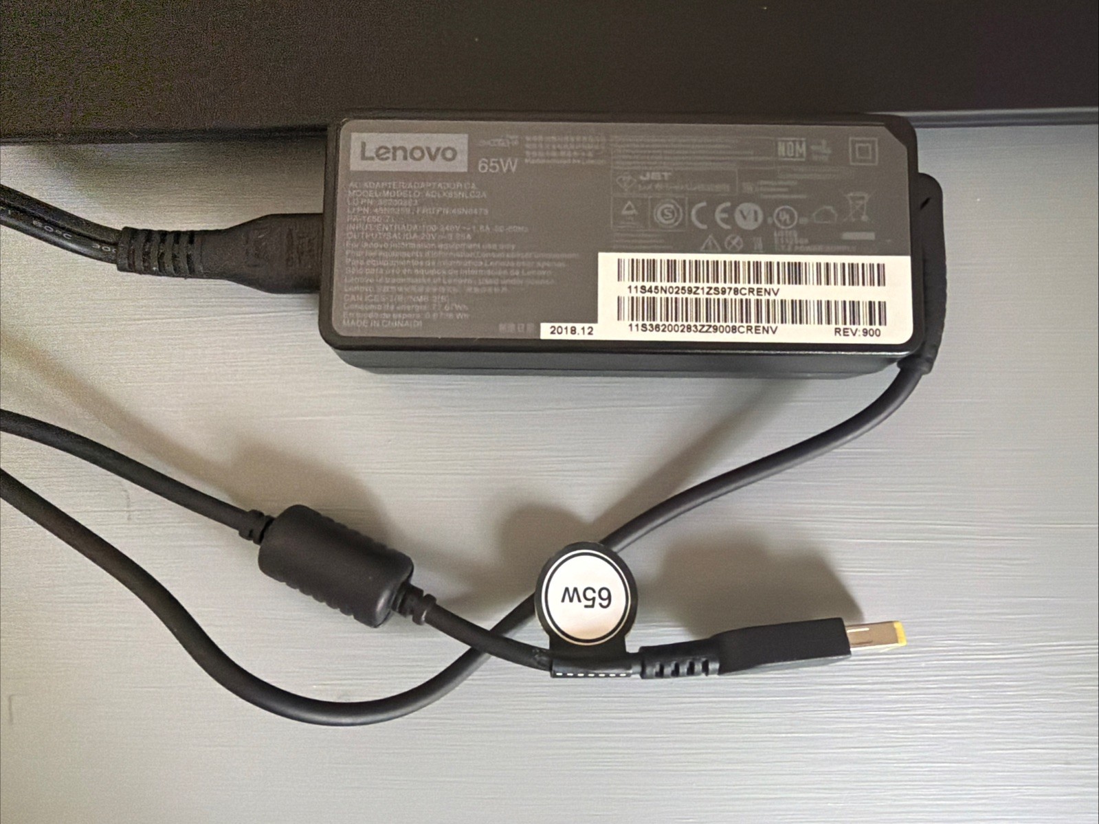 Lenovo ThinkPad P1 Gen1 15.6″ Intel i7-8750H 2.2GHz No Ram/HDD w/ Power Supply