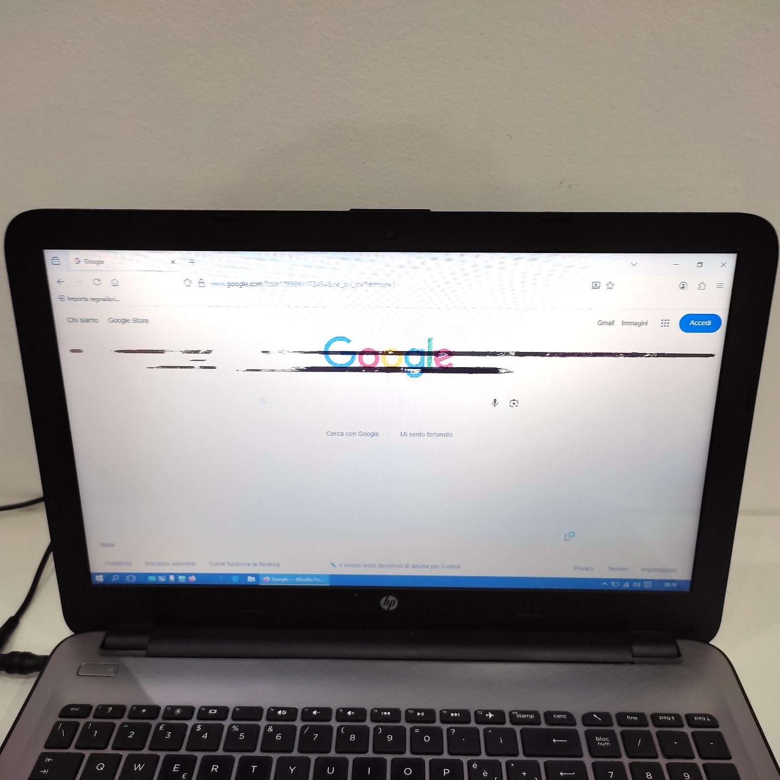 HP TPN-C125 15.6″ LCD Flawed Notebook PC Working HDMI Win10 22501