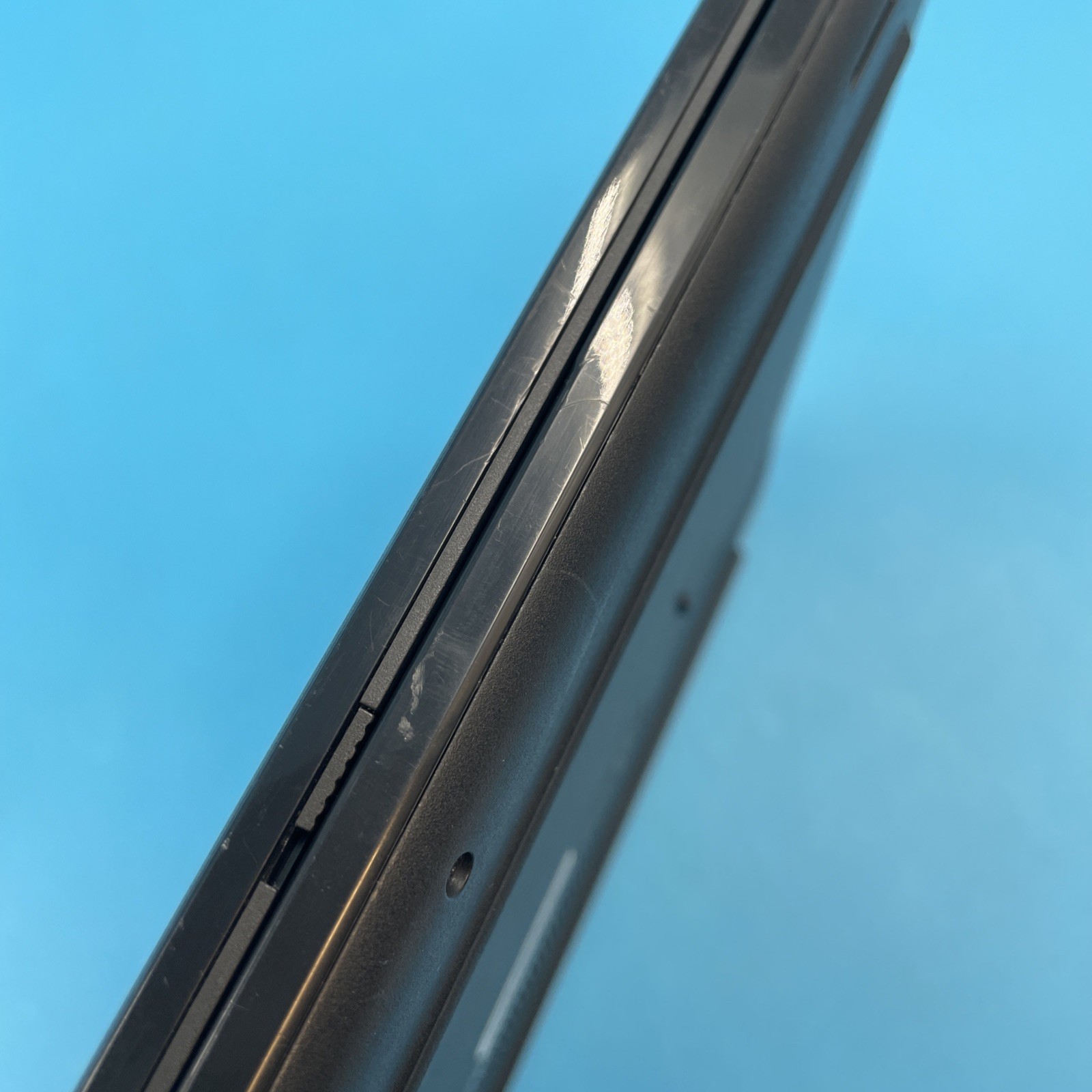 Dell Latitude 3420 | i5-1135G7 | 8GB RAM | 256GB SSD | WIN 11 PRO | 80% BATT