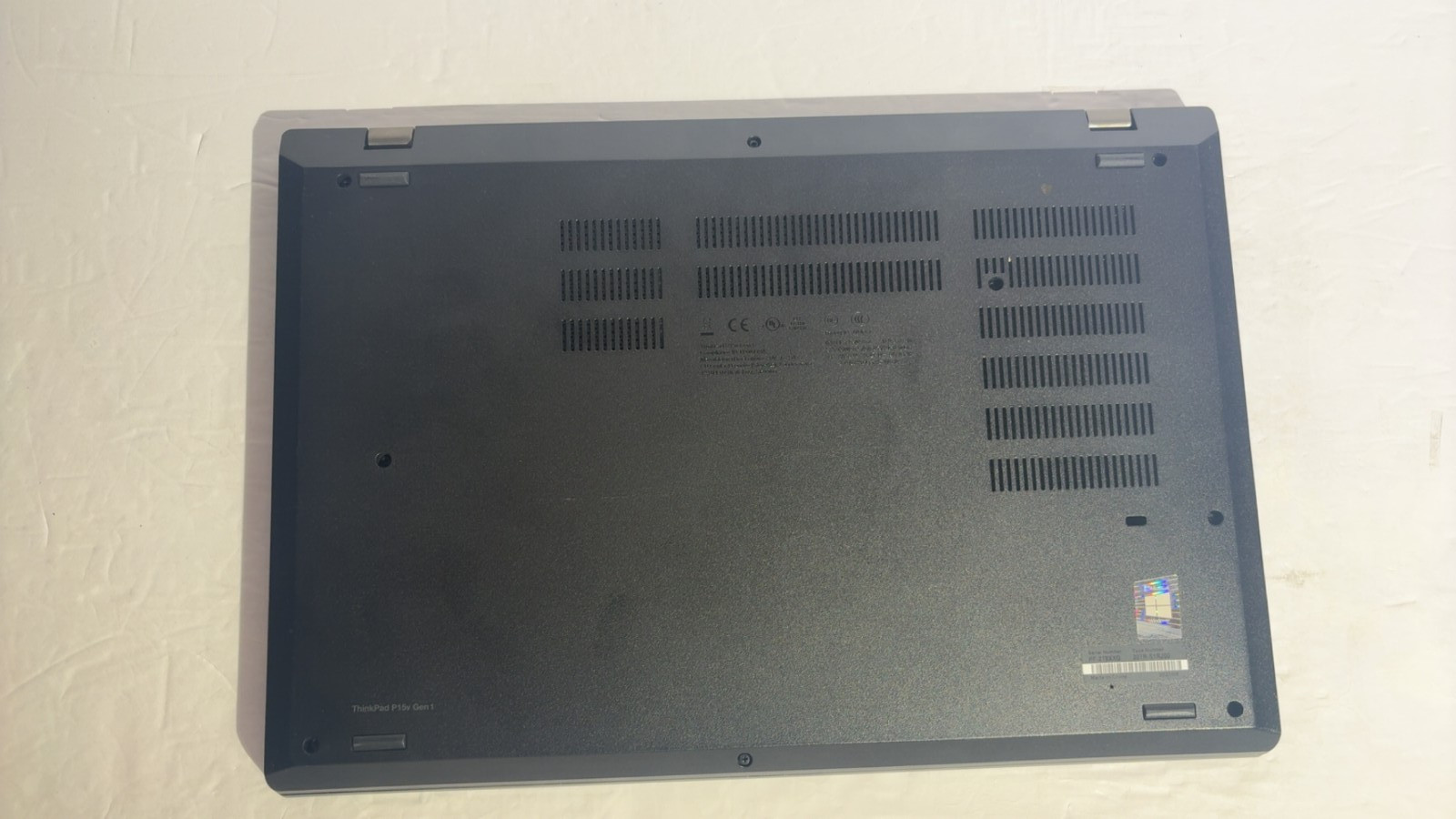 Lenovo ThinkPad P15v Gen 1 Touchscreen i7-10875H 16GB 512GB SSD Win11 15.6″
