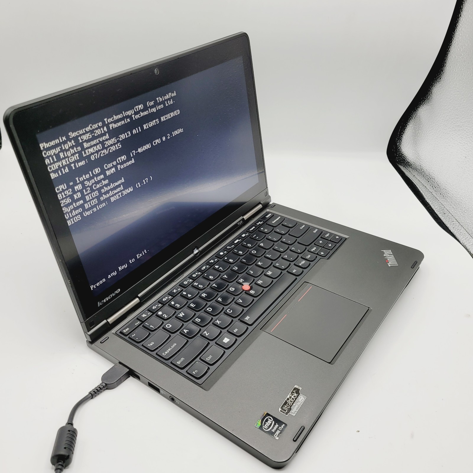 Lenovo ThinkPad Yoga Core i7-4600u 2.1GHz 8GB No HDD 13″ ***Boot to Bios