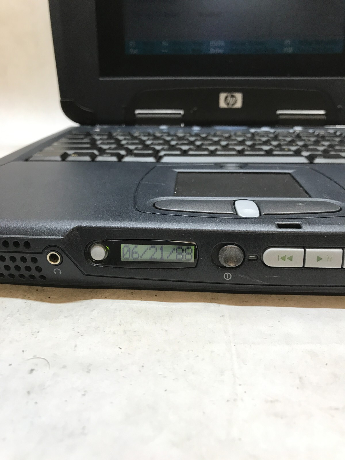 HP OmniBook XE3 F2119WT Intel Celeron 600MHz 640KB RAM NO HDD/OS *READ* AS IS DW