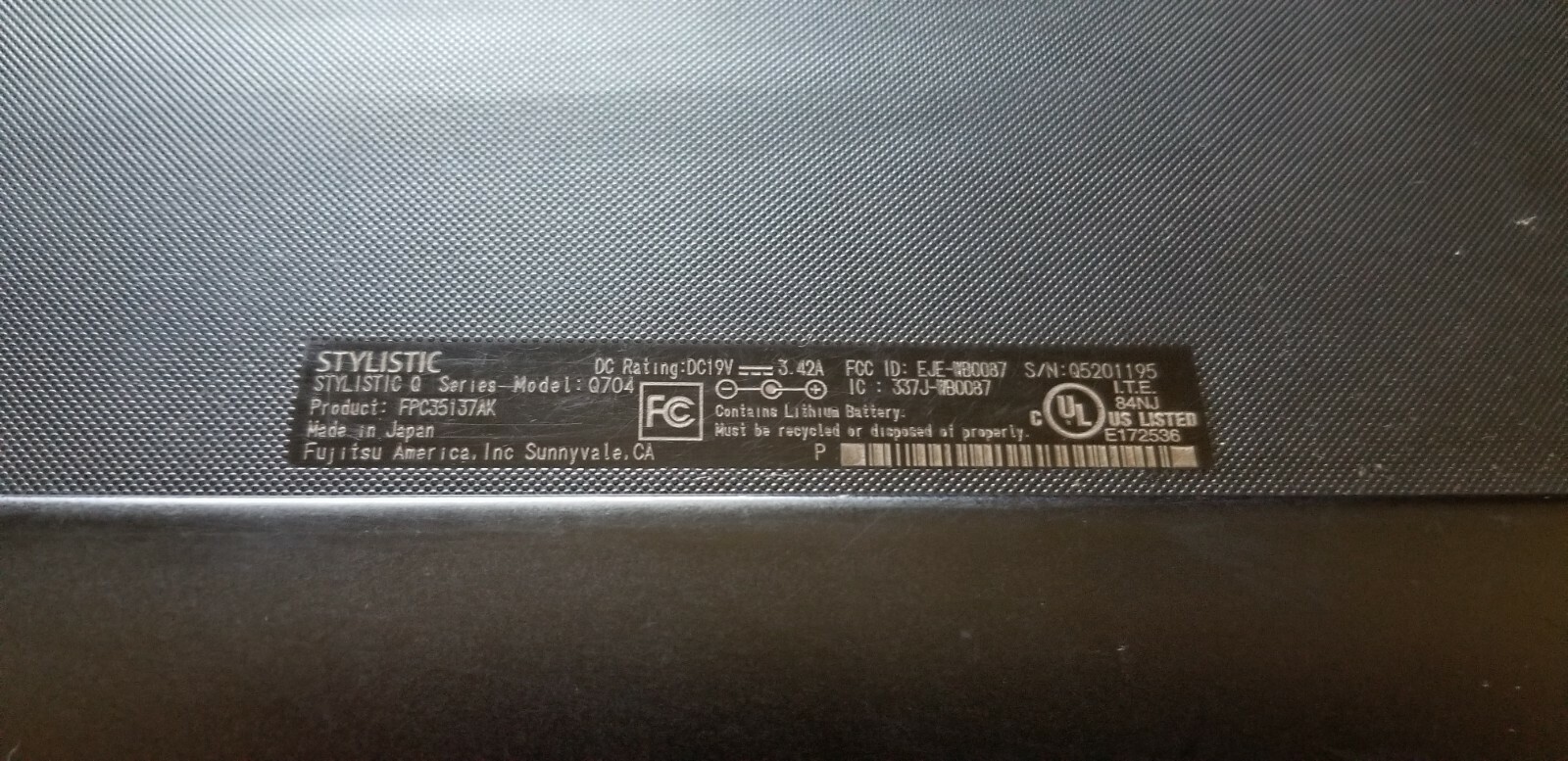 Fujitsu Stylistic Q704 12.5″ Core i5 4200U 8GB 240GB SSD& Docking -Win 10 Pro