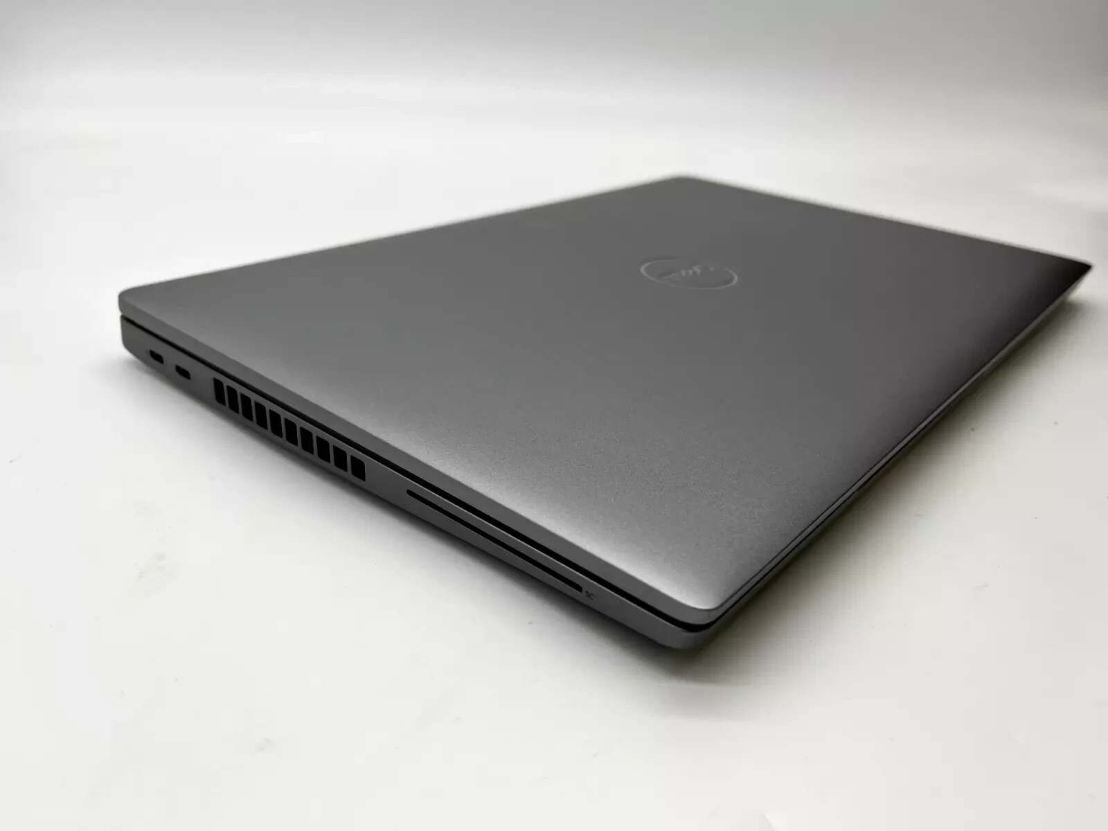 Dell Latitude 5520 15.6″ Intel Quad Core i7 3.0Ghz 32GB 2TB SSD Windows 11 Pro