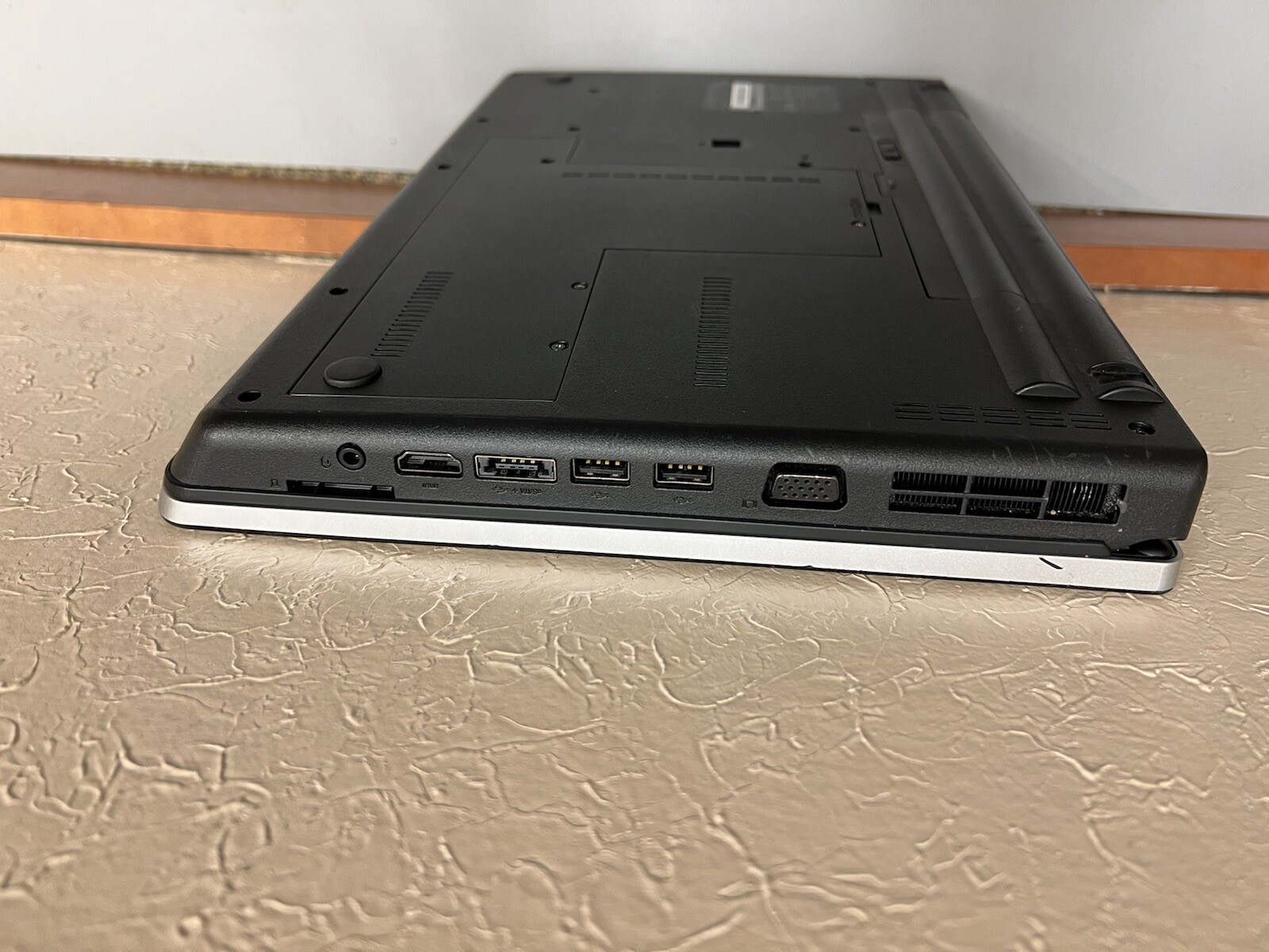 LENOVO THINKPAD EDGE E520 15.6″ Core i3-2350M 4GB RAM 500GB WEBCAM BLUETOOTH