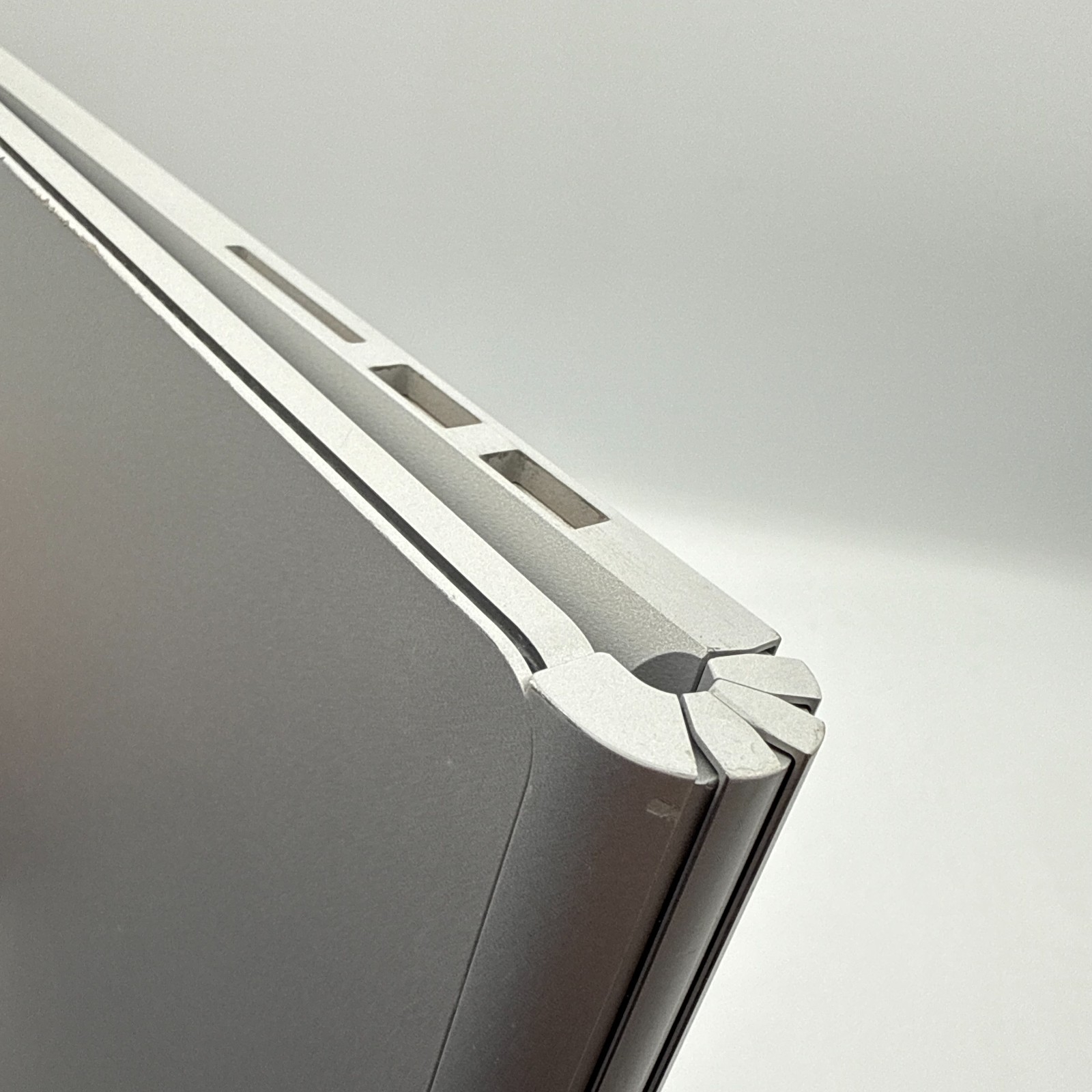 Microsoft Surface Book 3 1899 i7-1065G7 1.3GHz 32GB RAM 512GB SSD GTX 1650 Max-Q