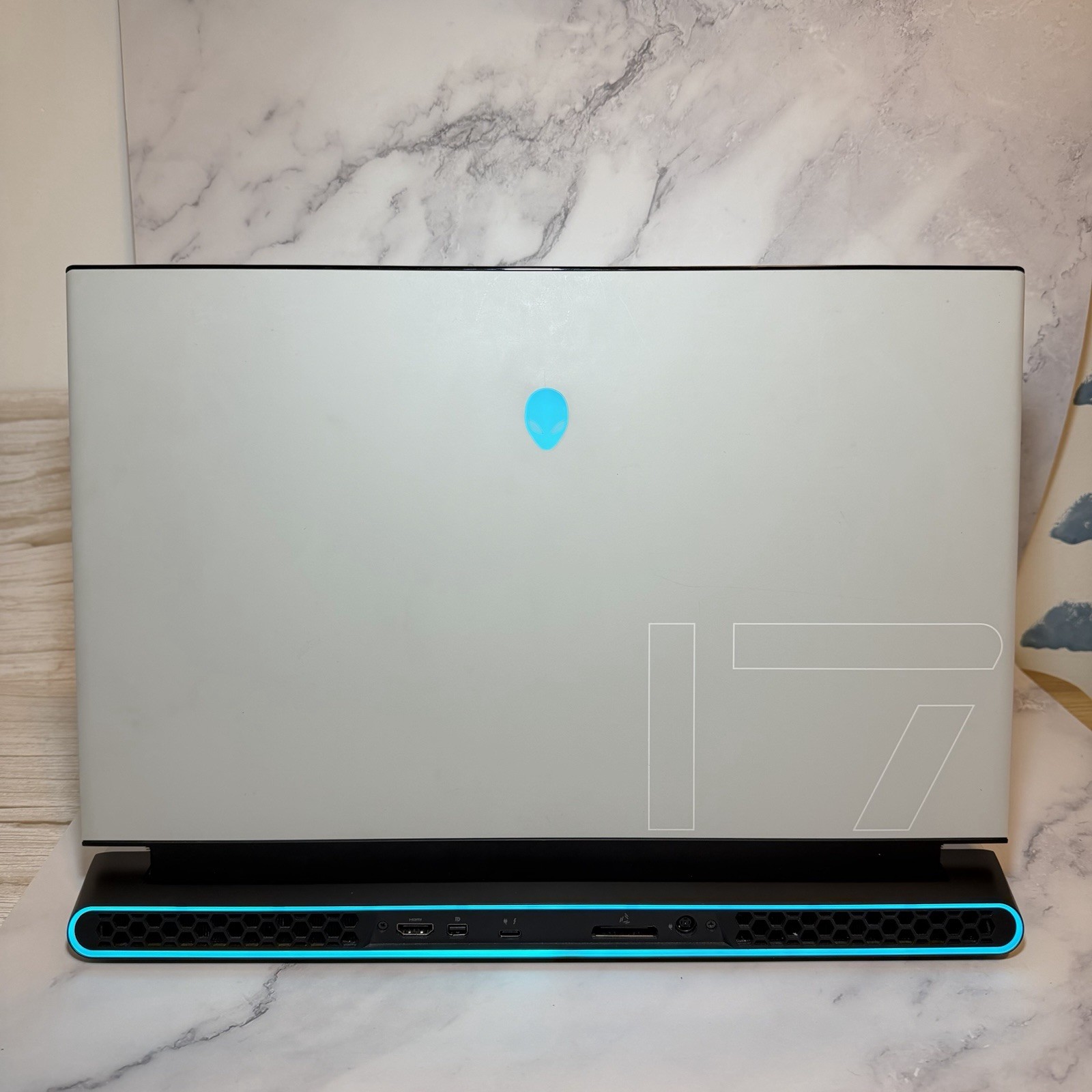 ALIENWARE M17 R3 i9-10980HK 32GB RAM 2TB SSD NVIDIA RTX 2070 SUPER Gaming Laptop