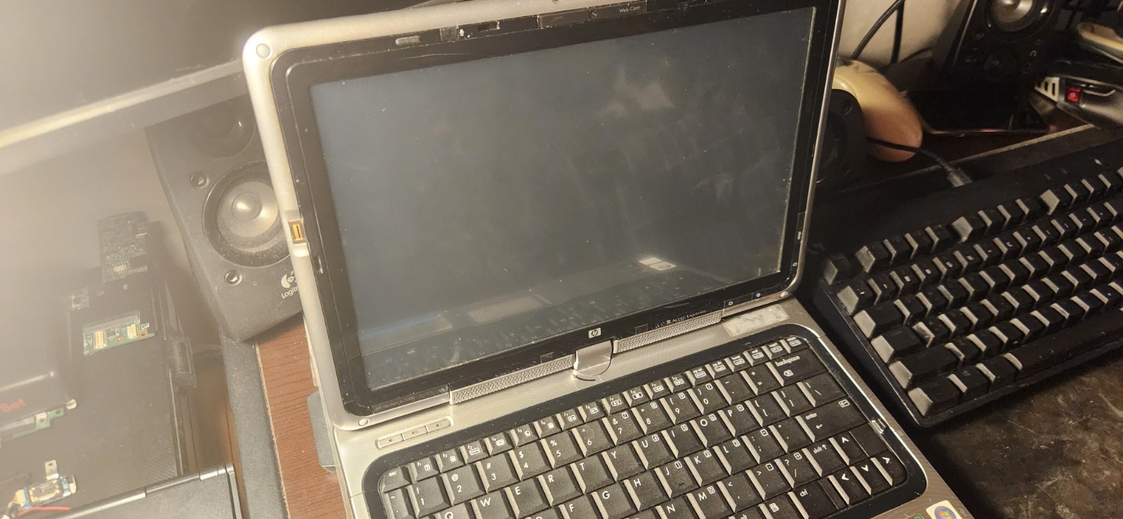 HP Pavillion TX1000 Laptop with Swivel Display